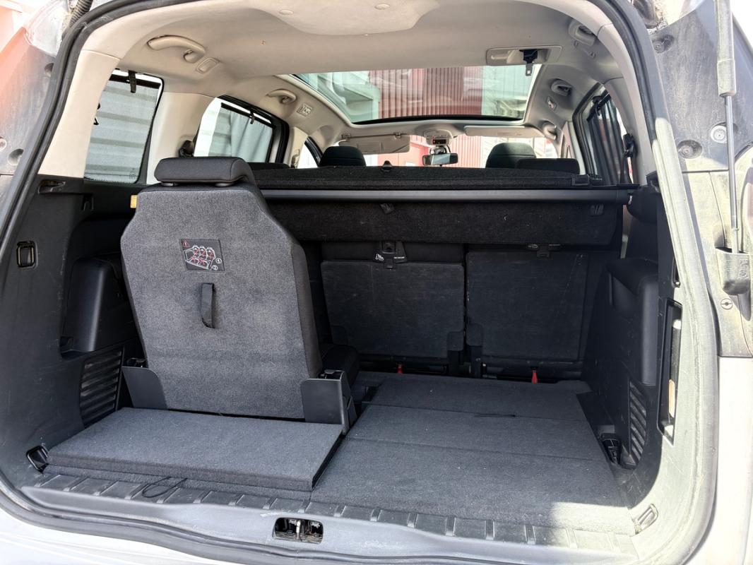 Peugeot 5008 7 PLACES 2012 1.6 HDi Active TOIT PANORAMIQUE RADAR BLUETOOTH RÉGULATEUR PAYER EN 3Foi