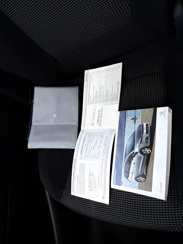 Peugeot 5008 7 PLACES 2012 1.6 HDi Active TOIT PANORAMIQUE RADAR BLUETOOTH RÉGULATEUR PAYER EN 3Foi