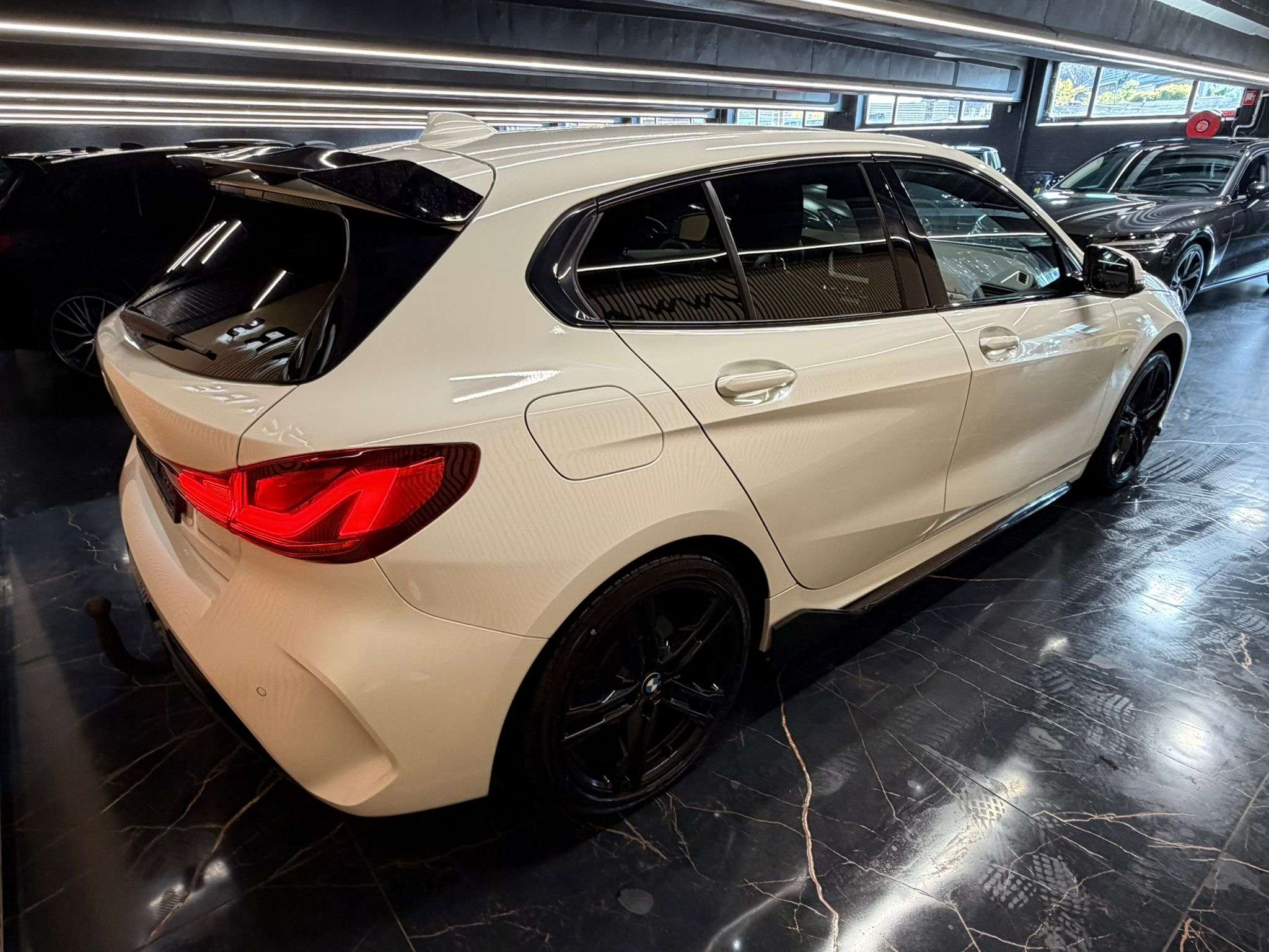 BMW 118 118i * PACK M PERFORMANCE * GAR 12 MOIS * 1ER PROPRIO *