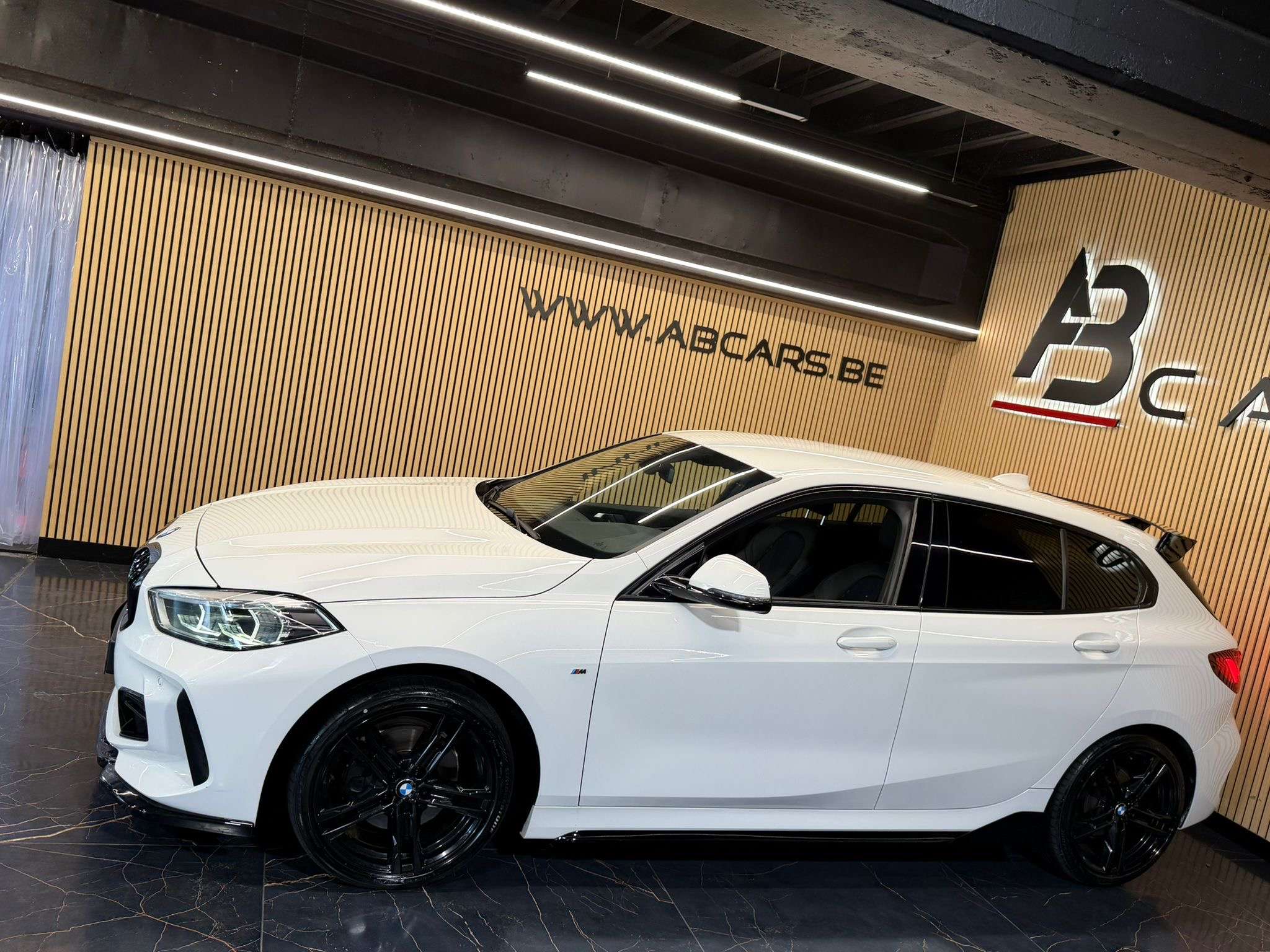 BMW 118 118i * PACK M PERFORMANCE * GAR 12 MOIS * 1ER PROPRIO *