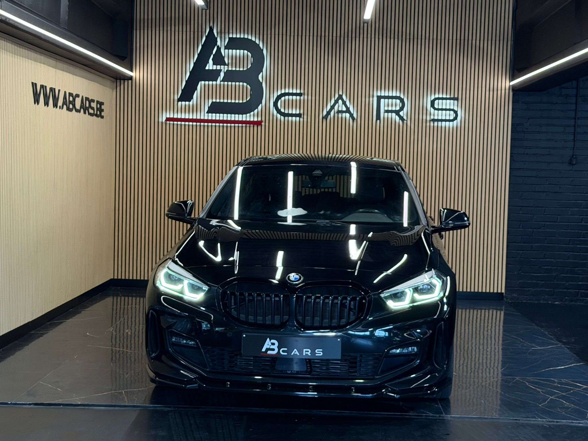 BMW 118 118iA * PACK M PERFORMANCE * GAR 12 MOIS *  1ER PROPRIÉTAIRE *