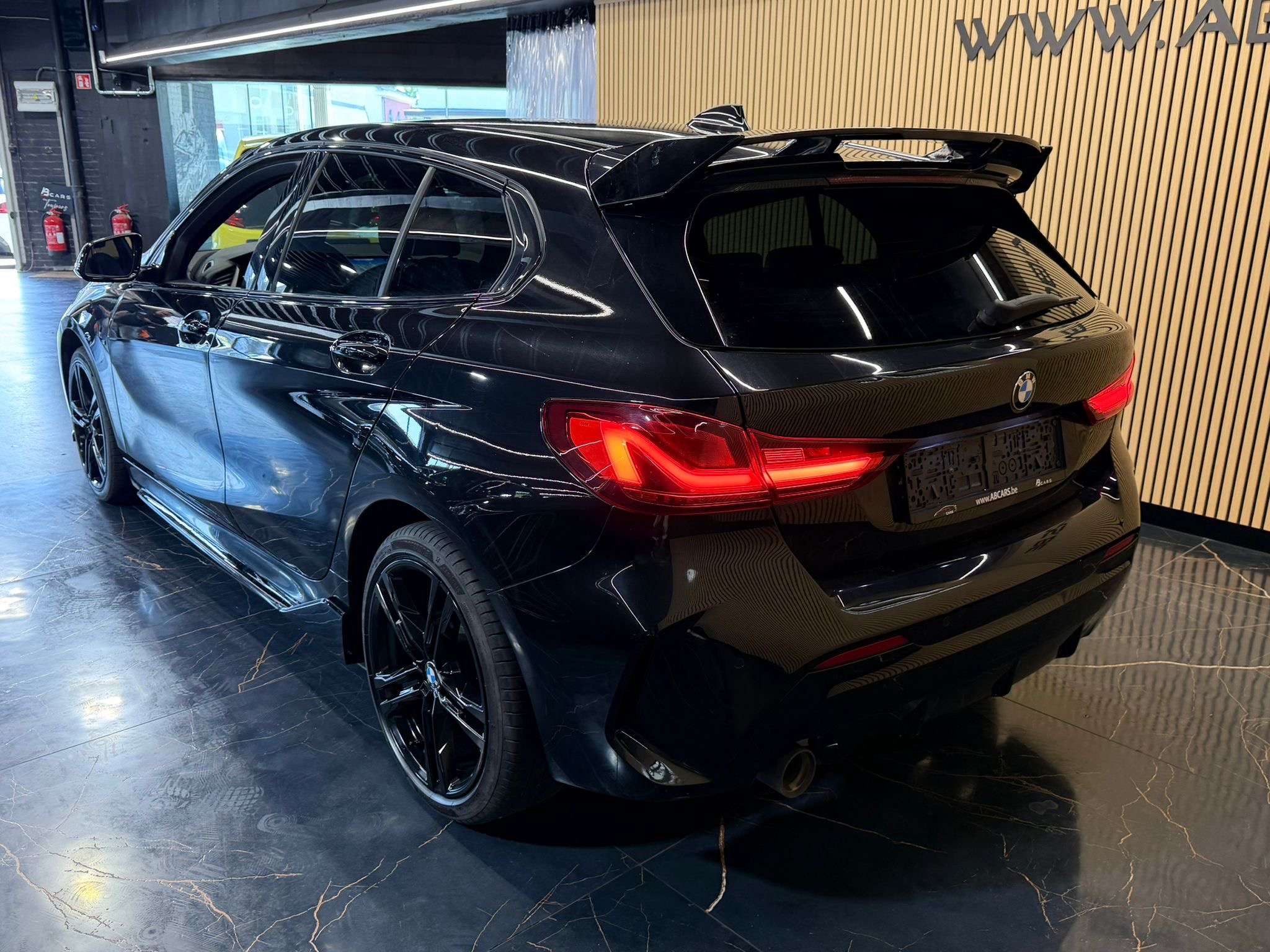 BMW 118 118iA * PACK M PERFORMANCE * GAR 12 MOIS *  1ER PROPRIÉTAIRE *