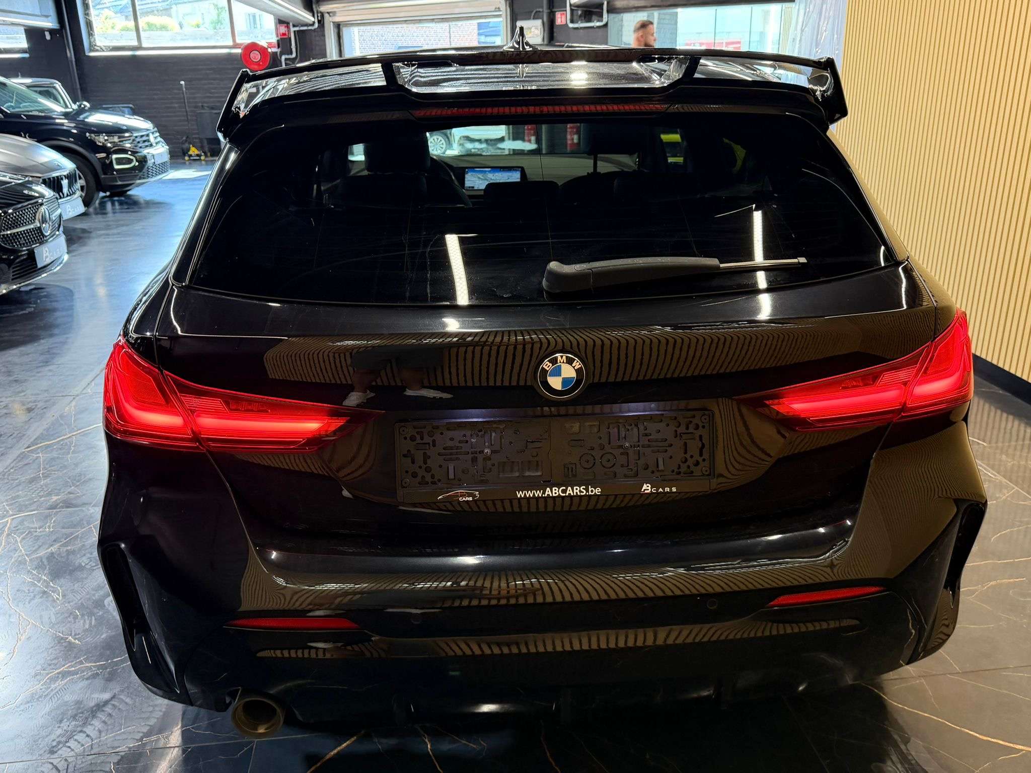 BMW 118 118iA * PACK M PERFORMANCE * GAR 12 MOIS *  1ER PROPRIÉTAIRE *