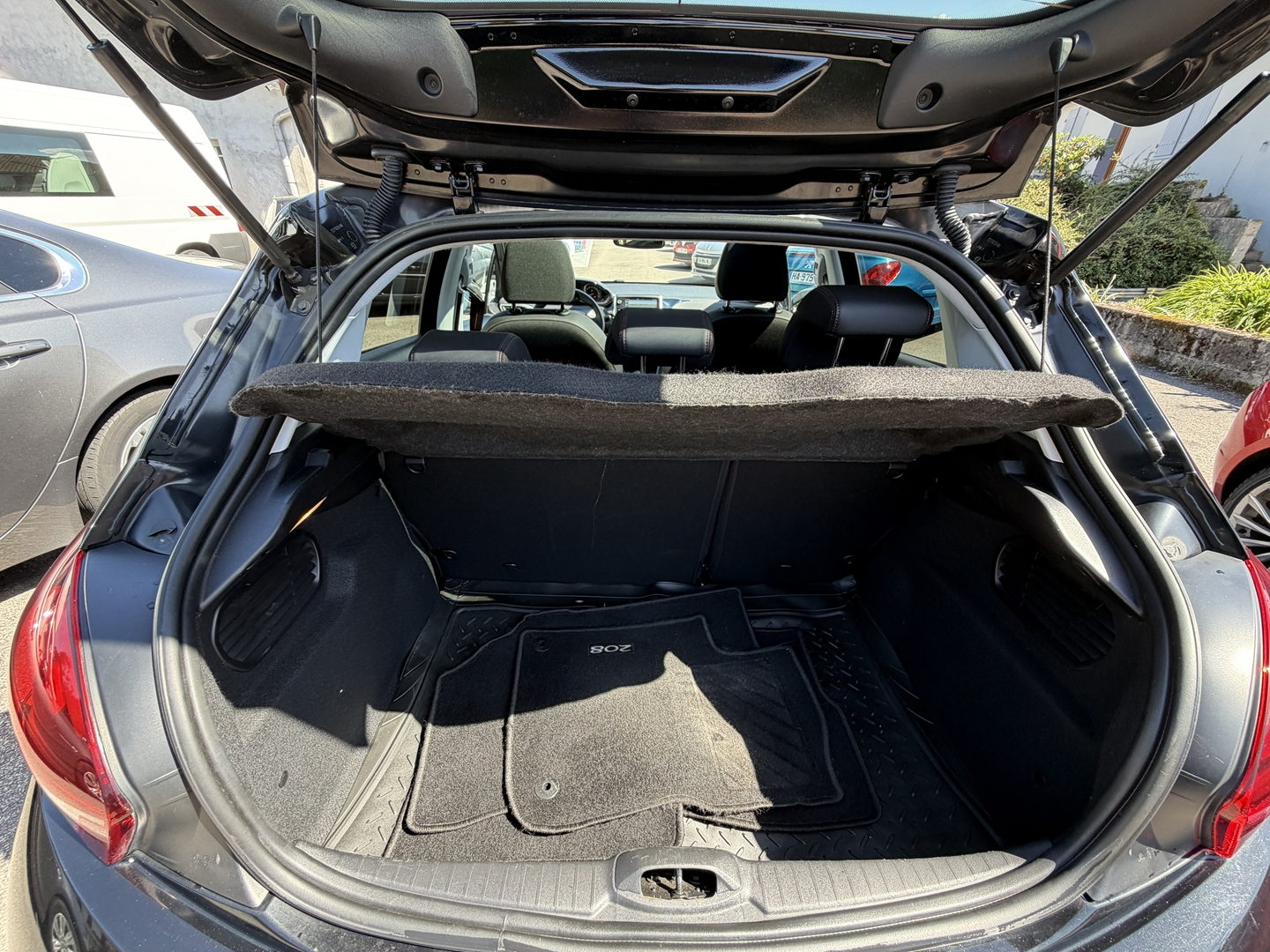 Peugeot 208 1.6 BLUEHDI 100CH GT LINE 5P