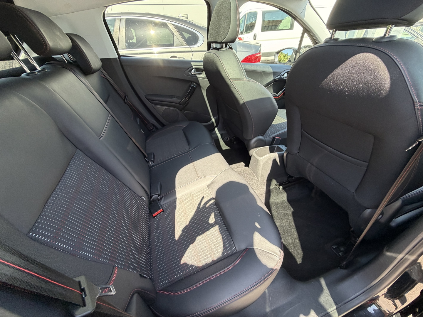 Peugeot 208 1.6 BLUEHDI 100CH GT LINE 5P