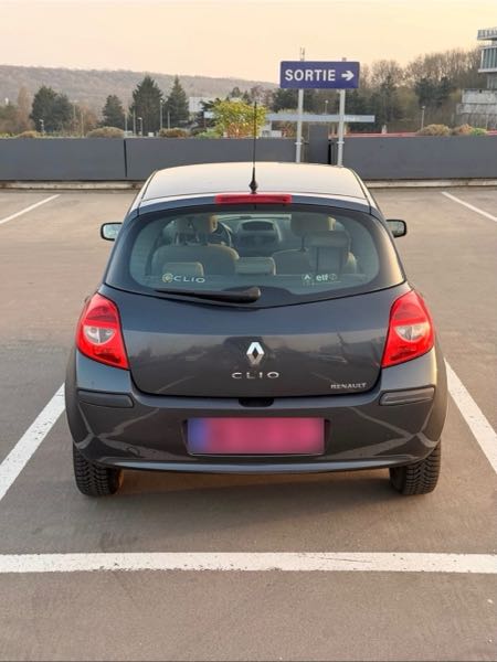 Renault Clio IV 1.2 16V 75 AUTHENTIQUE