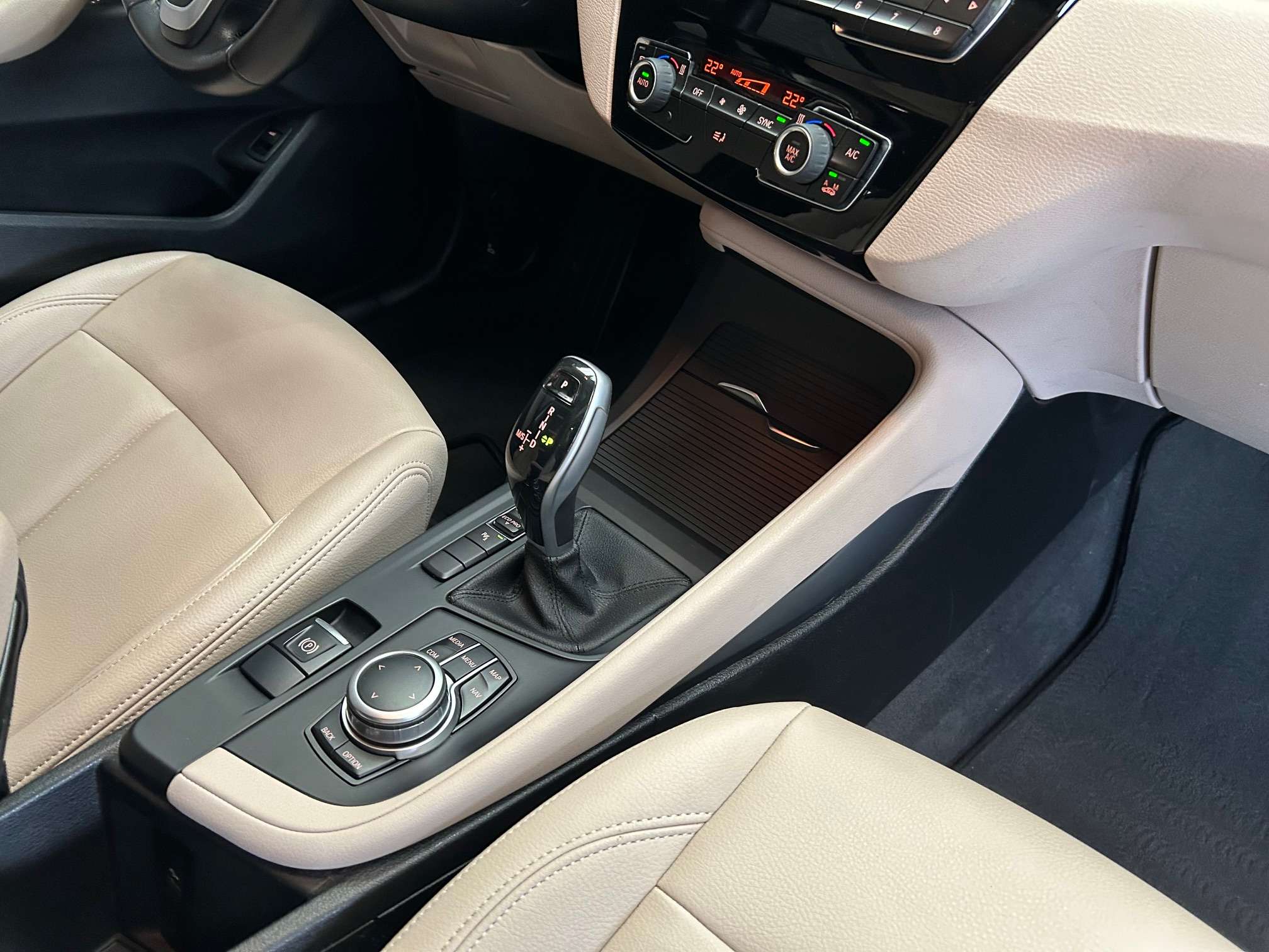 BMW X1 sDrive16dA Leder/Cam/Gps/Dab/Cruise *1j garantie*