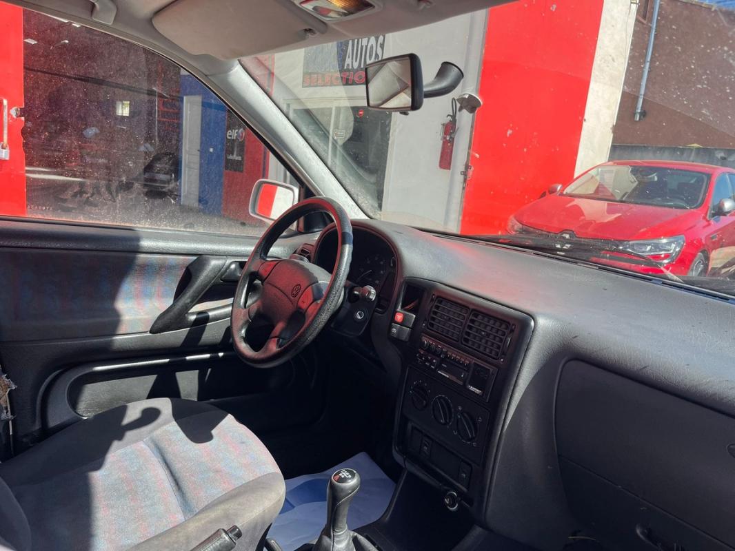 Volkswagen Polo 1.4 ESSENCE 60 CH EMBRAYAGE & DISTRI NEUFS | ENTIÈREMENT RÉVISÉE GARANTIE