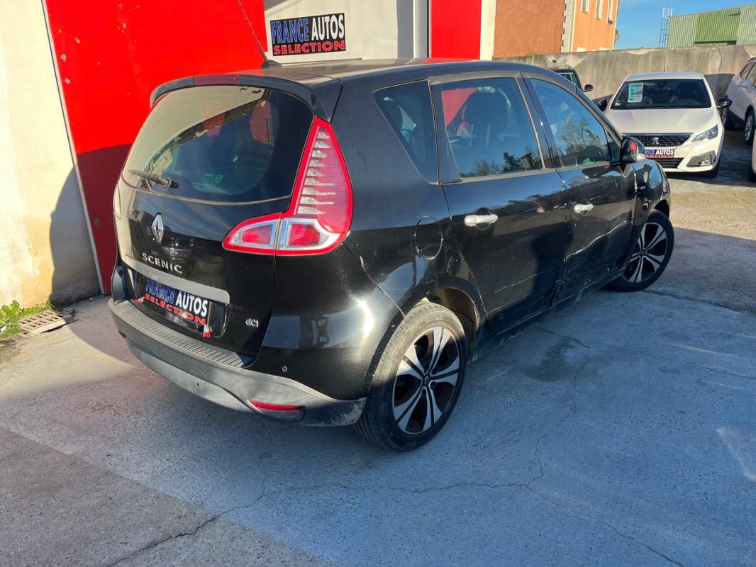 Renault Megane Scenic BOSE 1.5L dci 110 CH BOITE AUTO - RÉVISÉE ET GARANTIE 12 MOIS