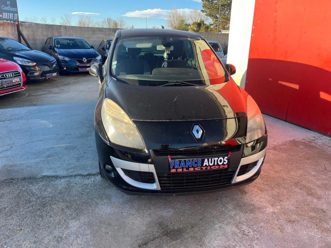 Renault Megane Scenic BOSE 1.5L dci 110 CH BOITE AUTO - RÉVISÉE ET GARANTIE 12 MOIS