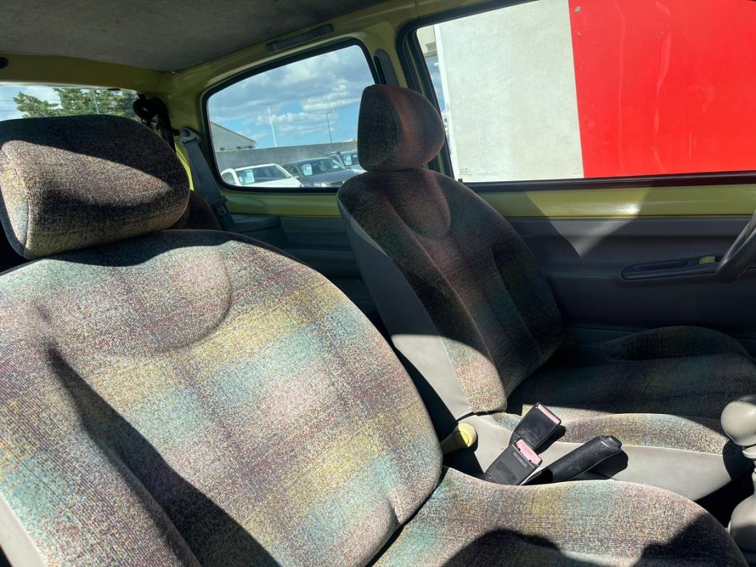 Renault Twingo 1.2 60 CH ESSENCE - TRÈS ÉCONOMIQUE ET IDÉAL POUR UN JEUNE CONDUCTEUR