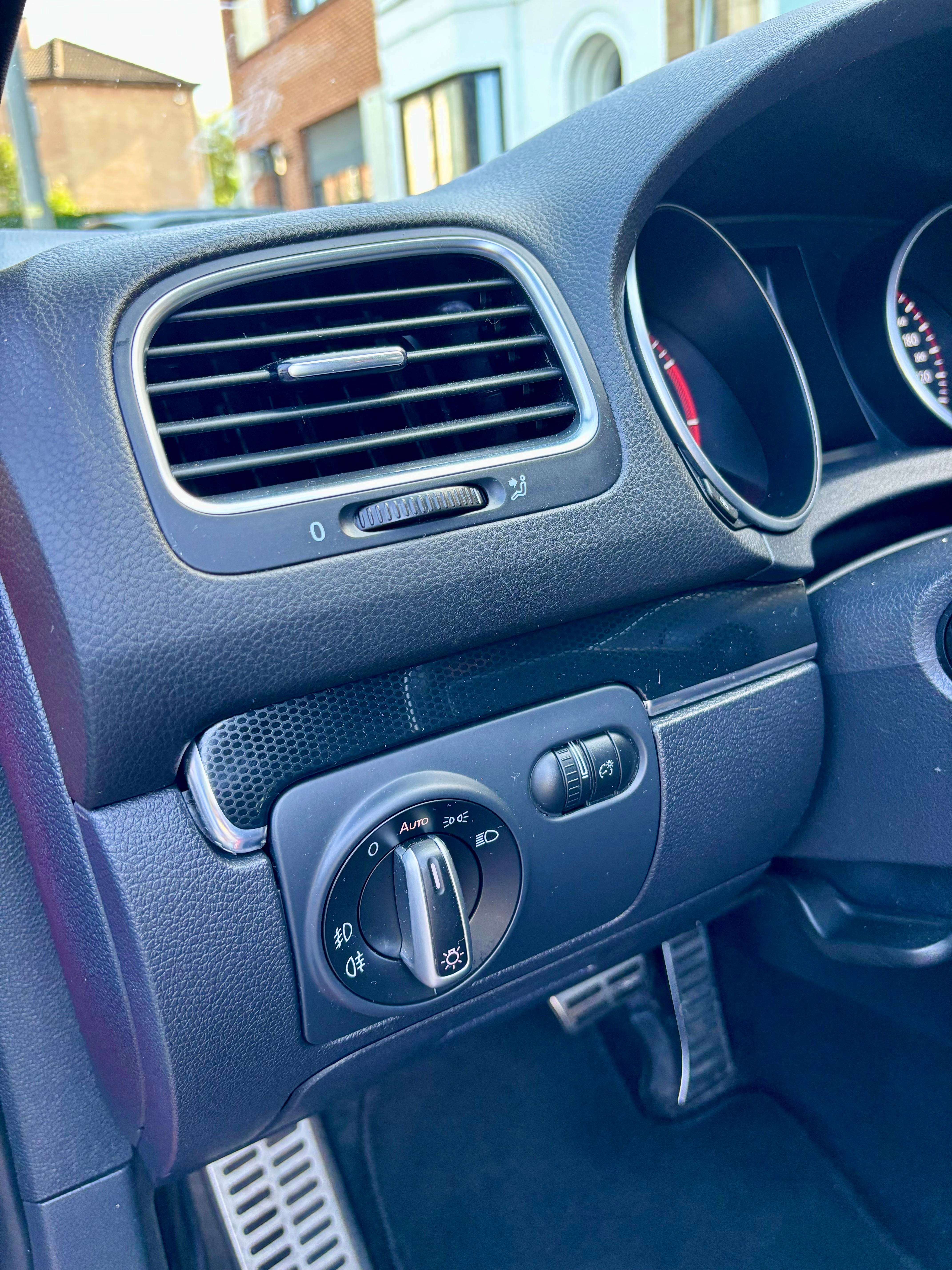 Volkswagen Golf GTI Special 35 Years/DSG/Good condition/Car-pass