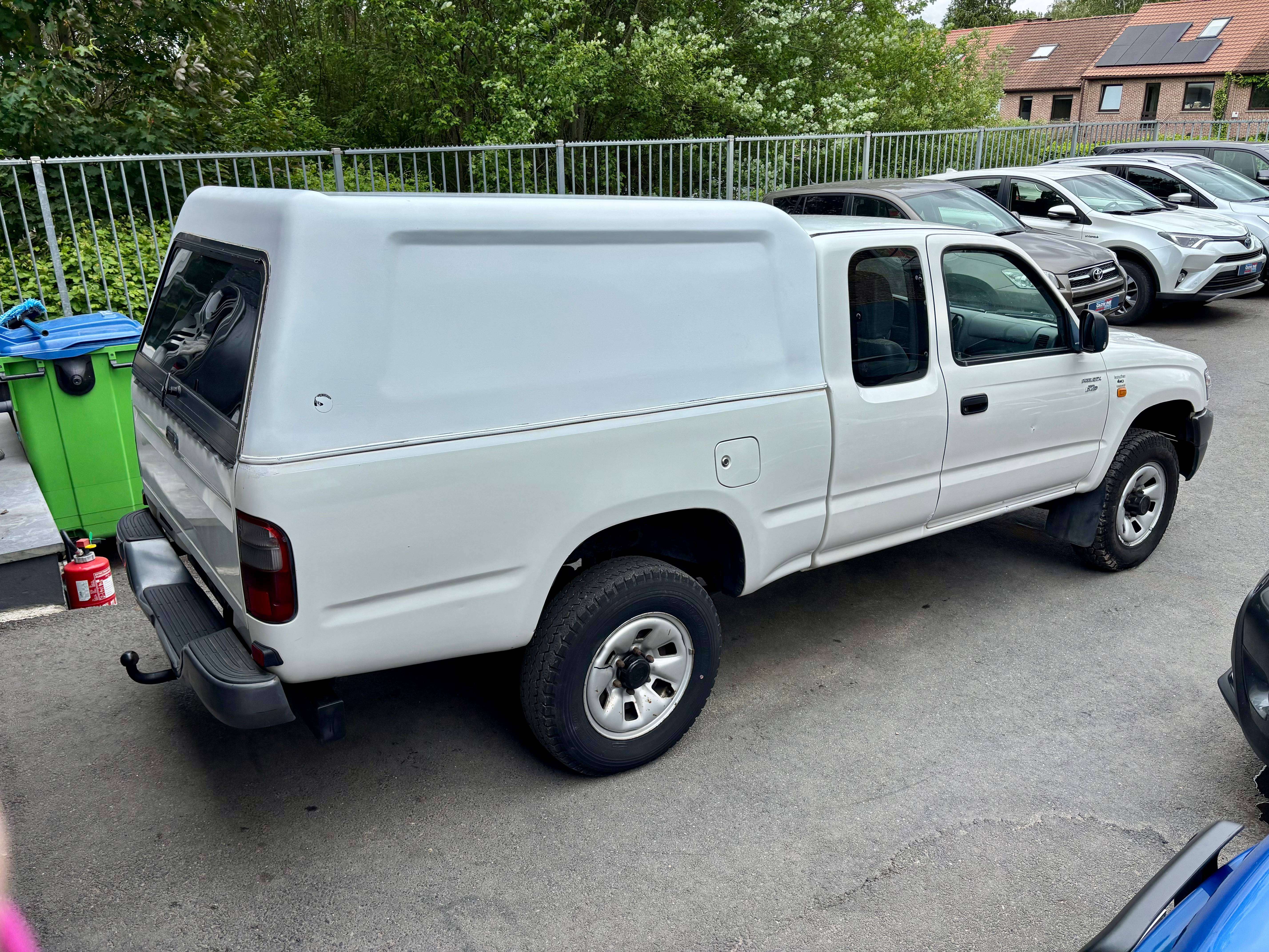 Toyota Hilux Extra Cab 2.5 D4D 102 cv 4WD 2+2  Belgium car