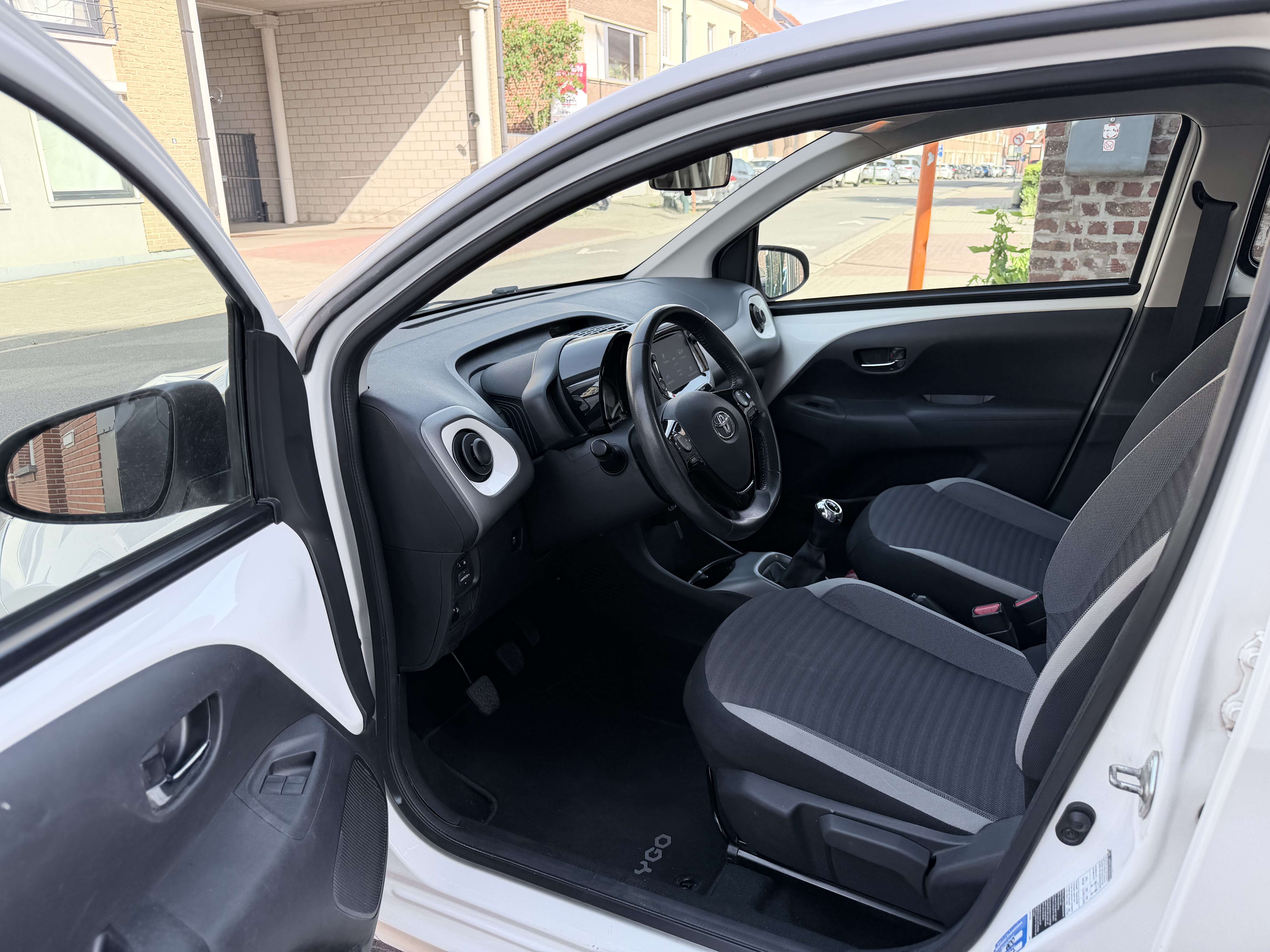 Toyota Aygo 1.0 I EDITION | Carplay | Cruise | Achteruitrijcam