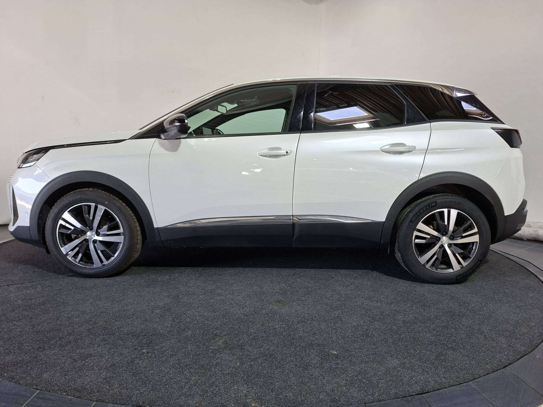Peugeot 3008 3008 1.5 BlueHDi Allure | Carplay
