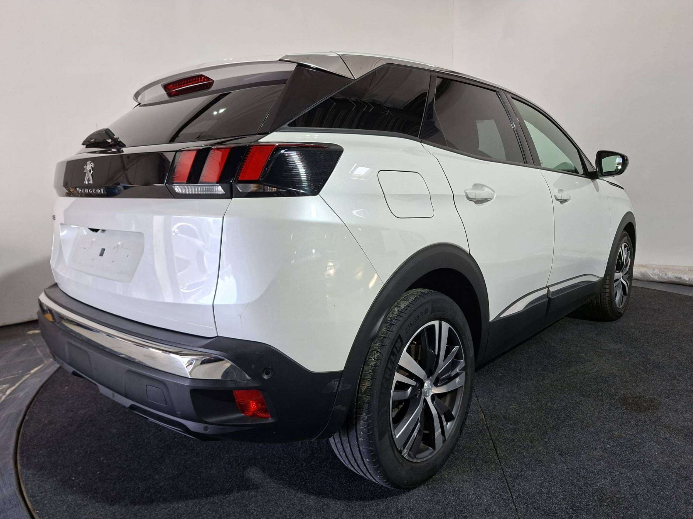 Peugeot 3008 3008 1.5 BlueHDi Allure | Carplay