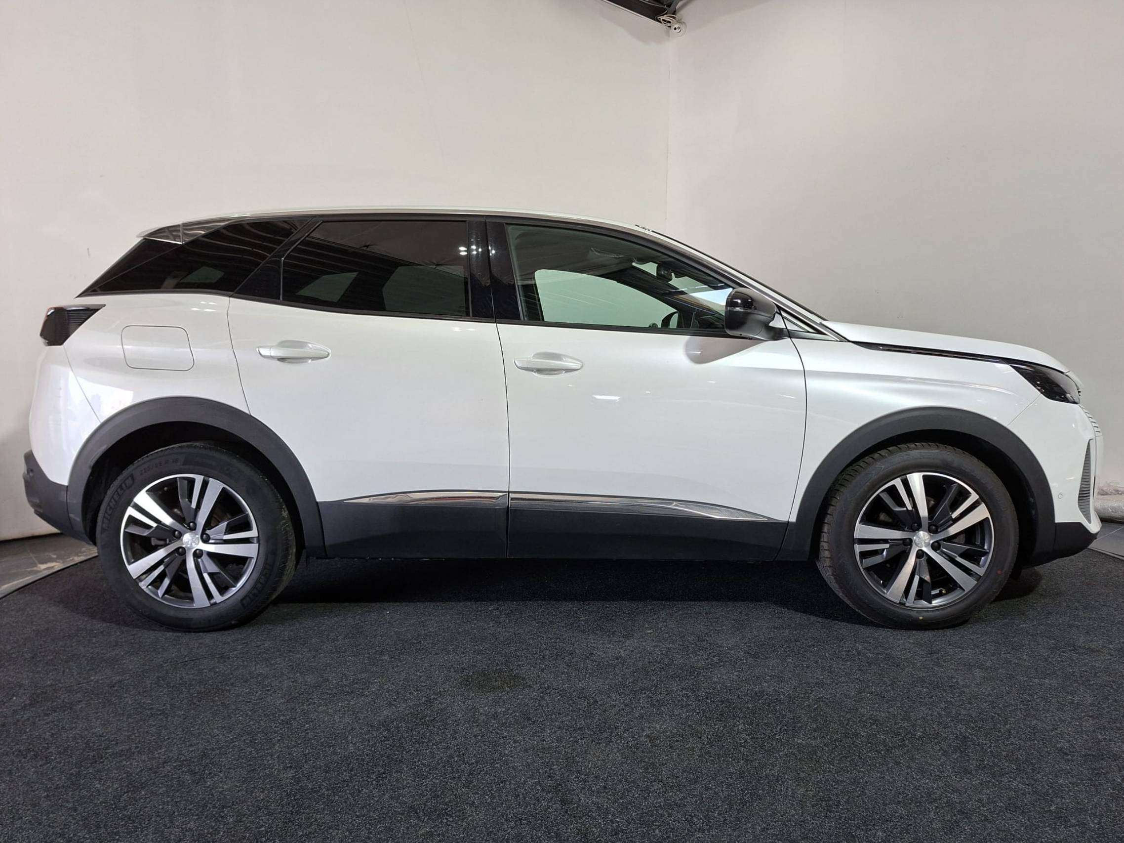 Peugeot 3008 3008 1.5 BlueHDi Allure | Carplay