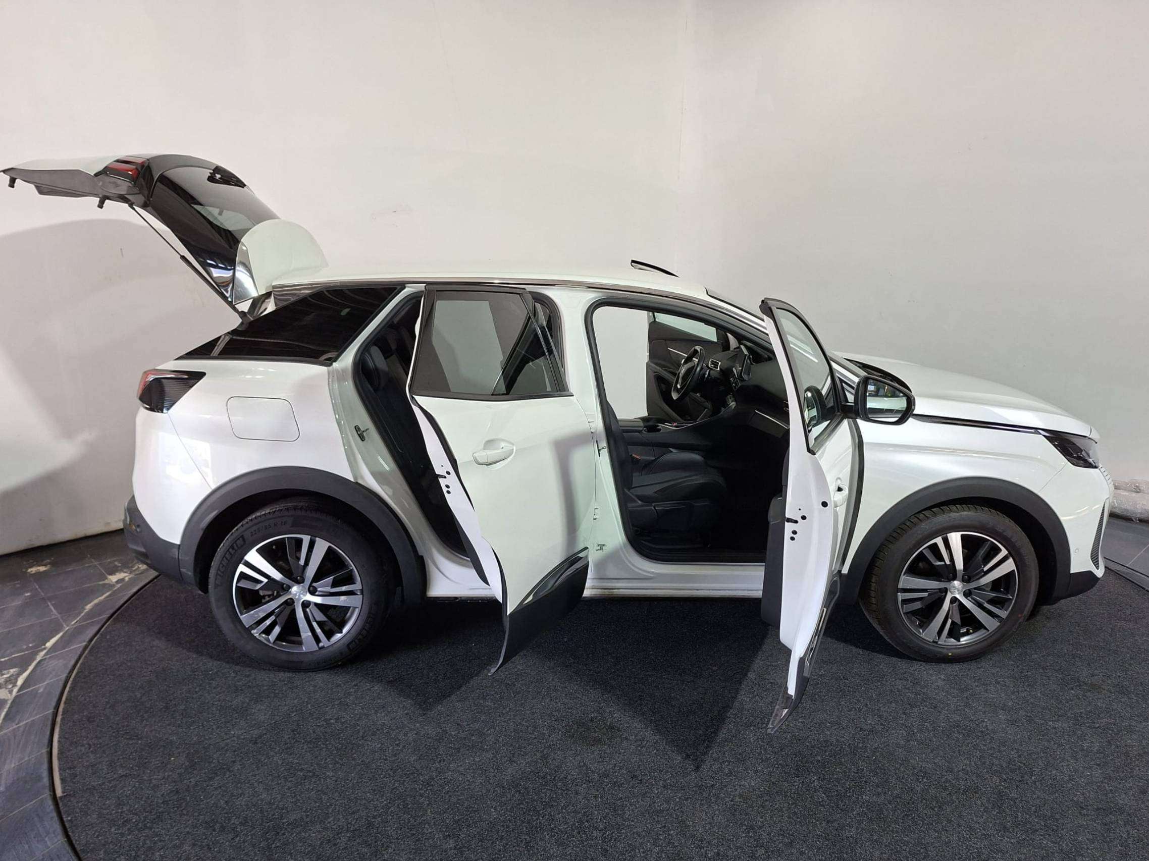 Peugeot 3008 3008 1.5 BlueHDi Allure | Carplay