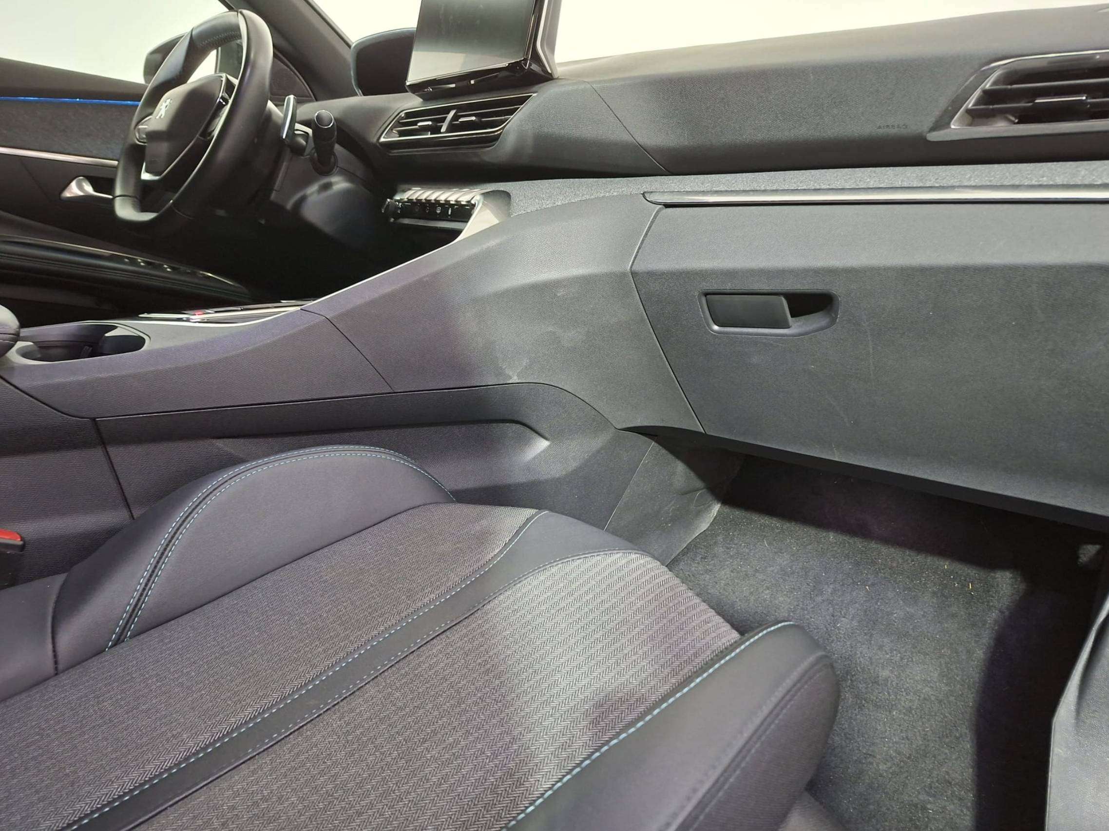 Peugeot 3008 3008 1.5 BlueHDi Allure | Carplay