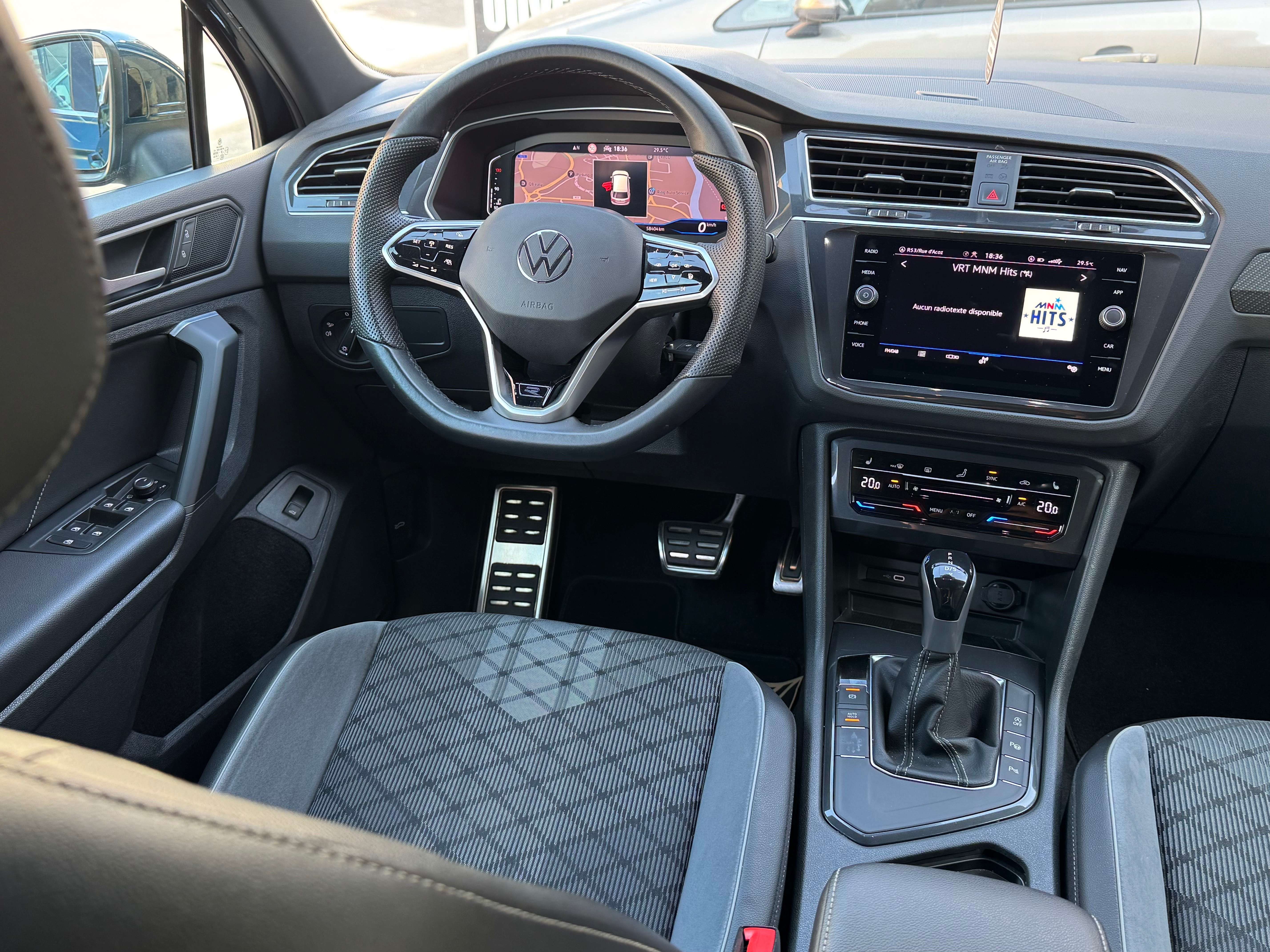 Volkswagen Tiguan 1.5 TSI R-line Boite Auto Feux Led Attache Remorque Camera Tres Propre Carnet Garantie