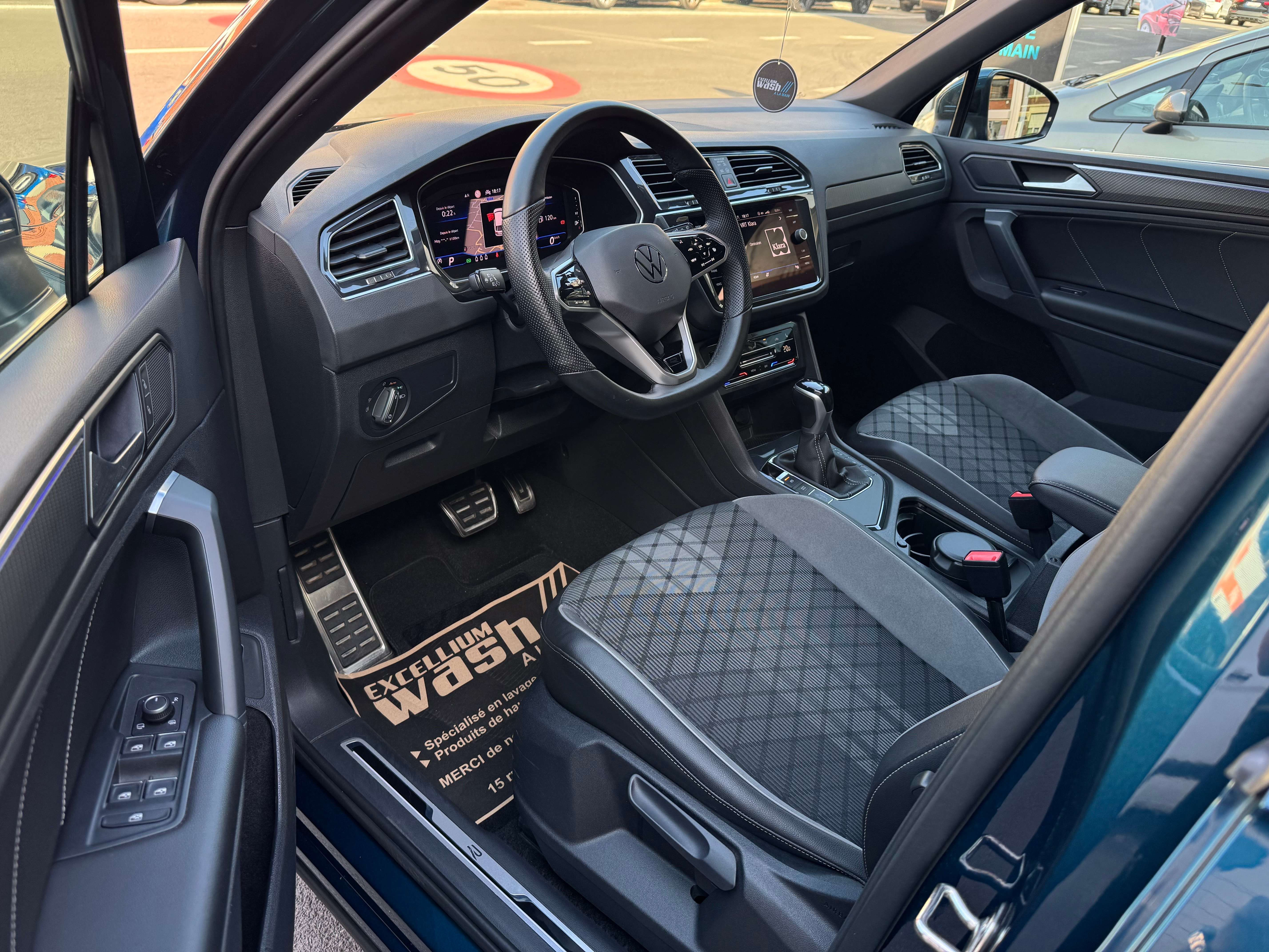 Volkswagen Tiguan 1.5 TSI R-line Boite Auto Feux Led Attache Remorque Camera Tres Propre Carnet Garantie