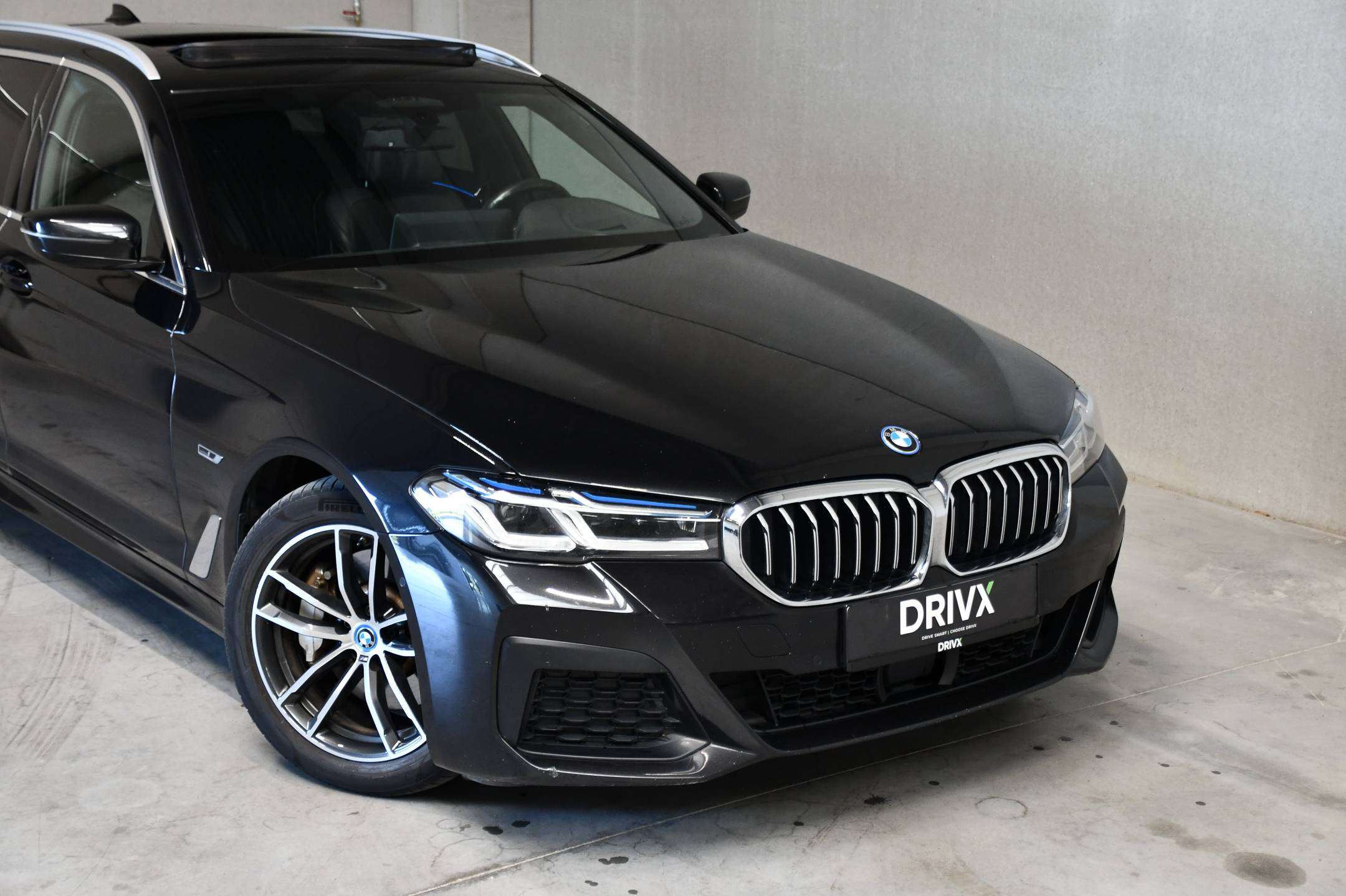 BMW 530 Touring X-Drive I PHEV I M-SPORT I Adaptief onderstel I Integral Active Steering I Laserlichten I Panodak