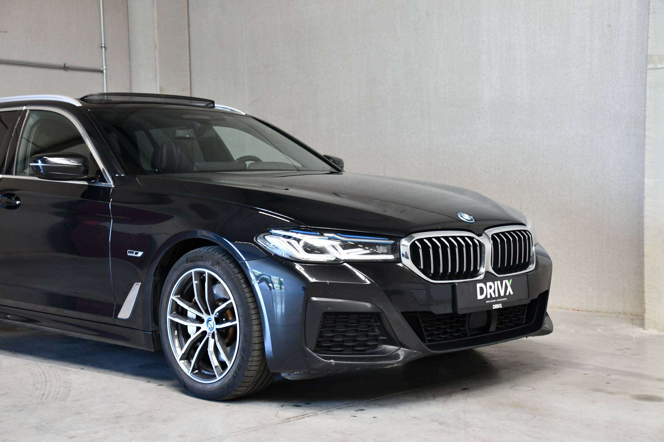 BMW 530 Touring X-Drive I PHEV I M-SPORT I Adaptief onderstel I Integral Active Steering I Laserlichten I Panodak