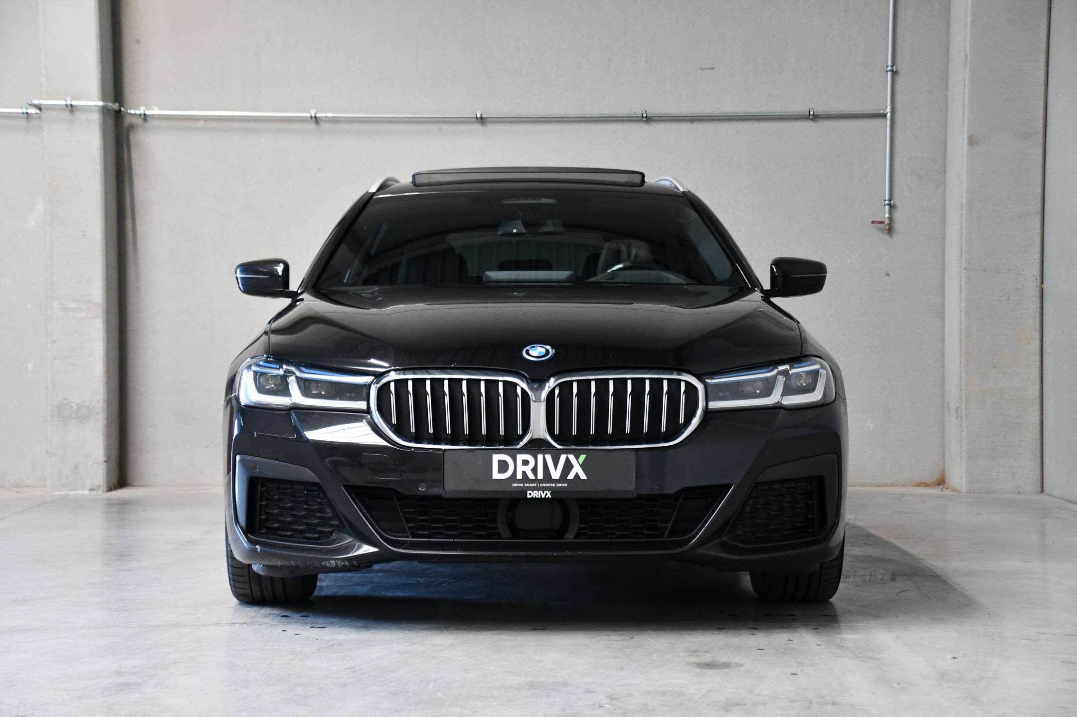 BMW 530 Touring X-Drive I PHEV I M-SPORT I Adaptief onderstel I Integral Active Steering I Laserlichten I Panodak