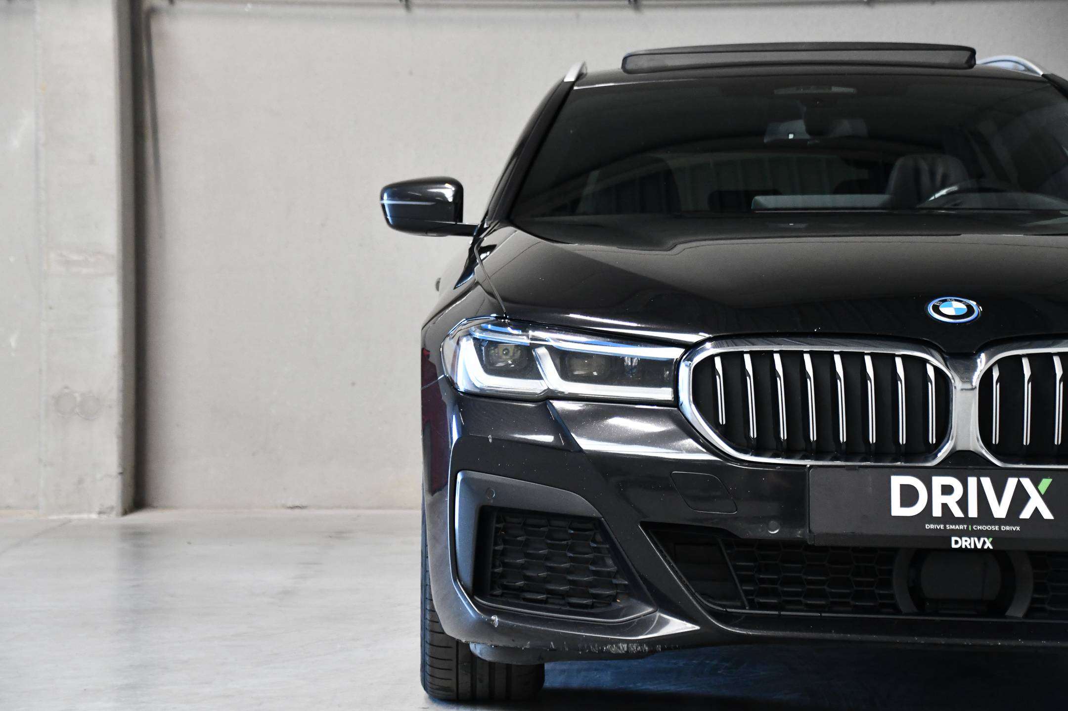 BMW 530 Touring X-Drive I PHEV I M-SPORT I Adaptief onderstel I Integral Active Steering I Laserlichten I Panodak