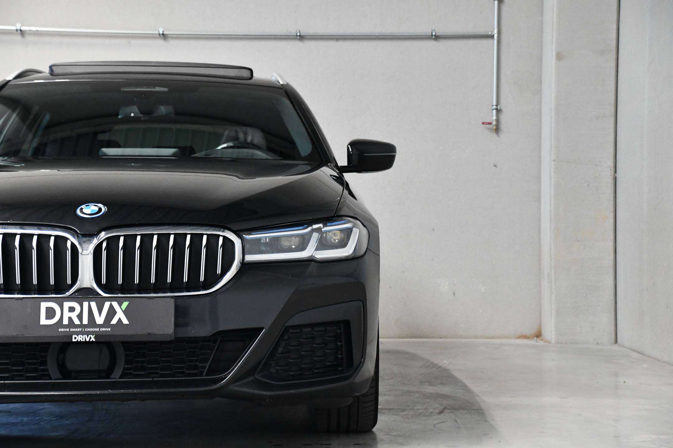 BMW 530 Touring X-Drive I PHEV I M-SPORT I Adaptief onderstel I Integral Active Steering I Laserlichten I Panodak