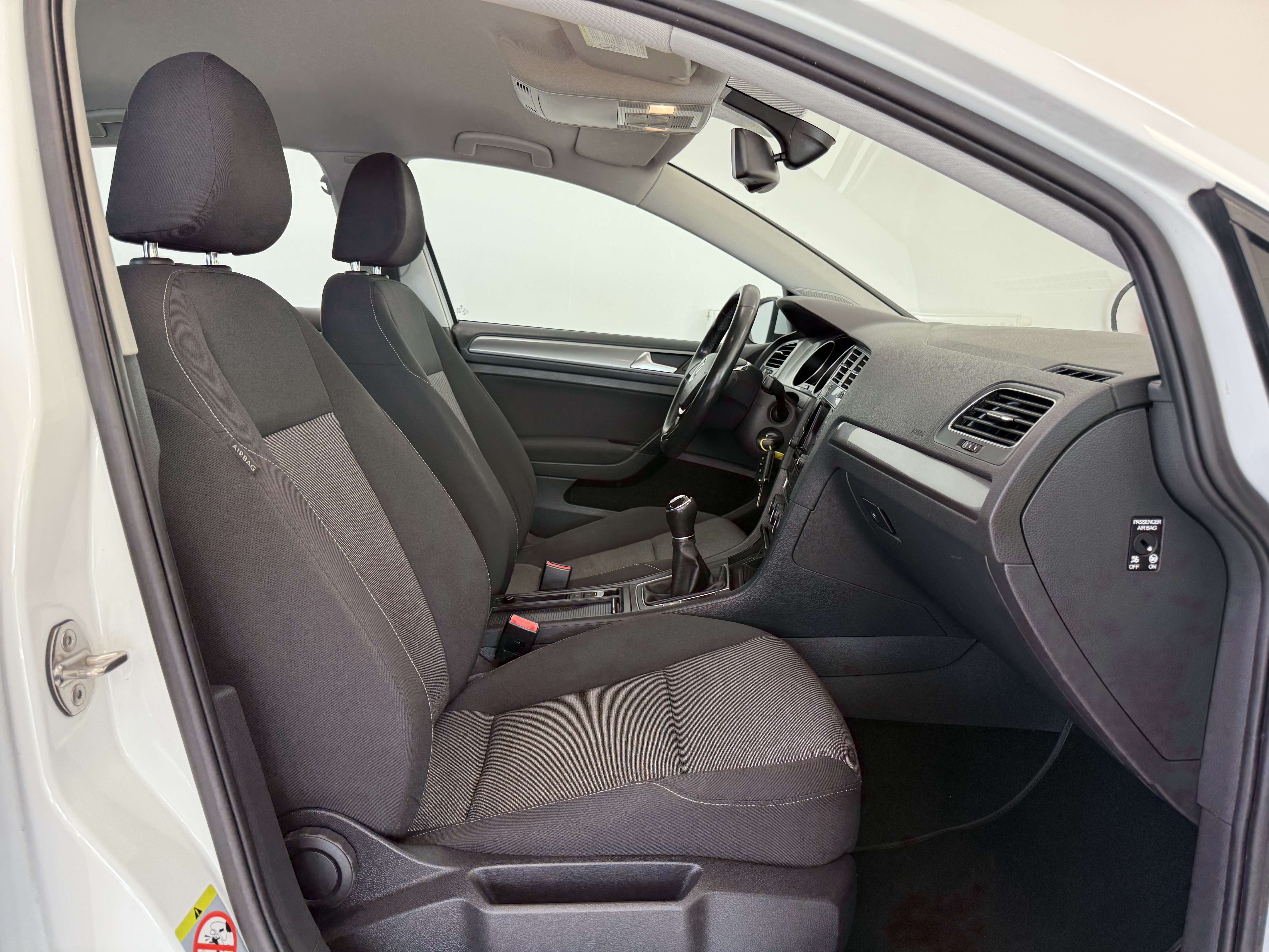 Volkswagen Golf 1.2 TSI BLUEMOTION CARNET D’ENTRETIEN 1ER PROPRIETAIRE