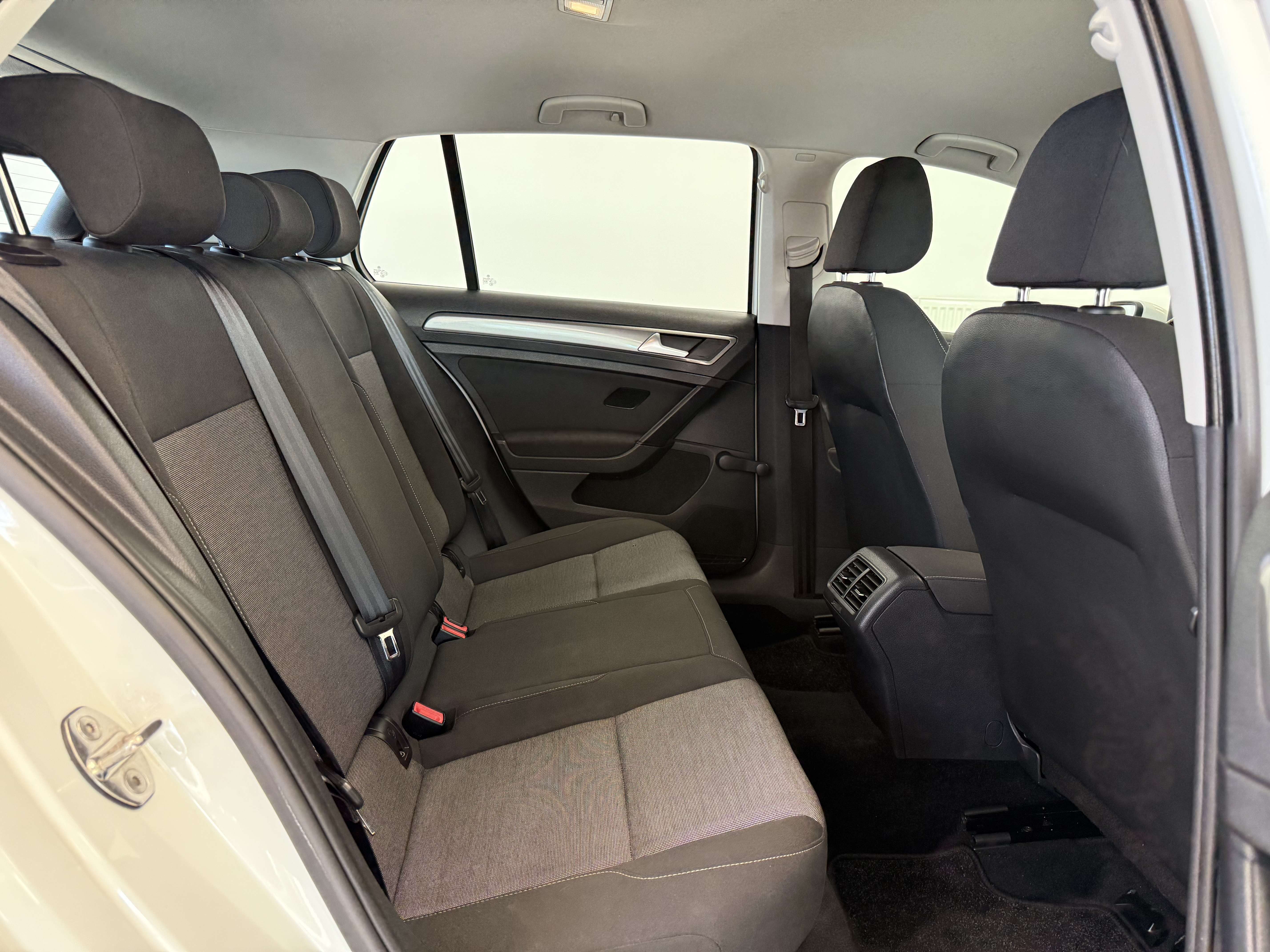 Volkswagen Golf 1.2 TSI BLUEMOTION CARNET D’ENTRETIEN 1ER PROPRIETAIRE