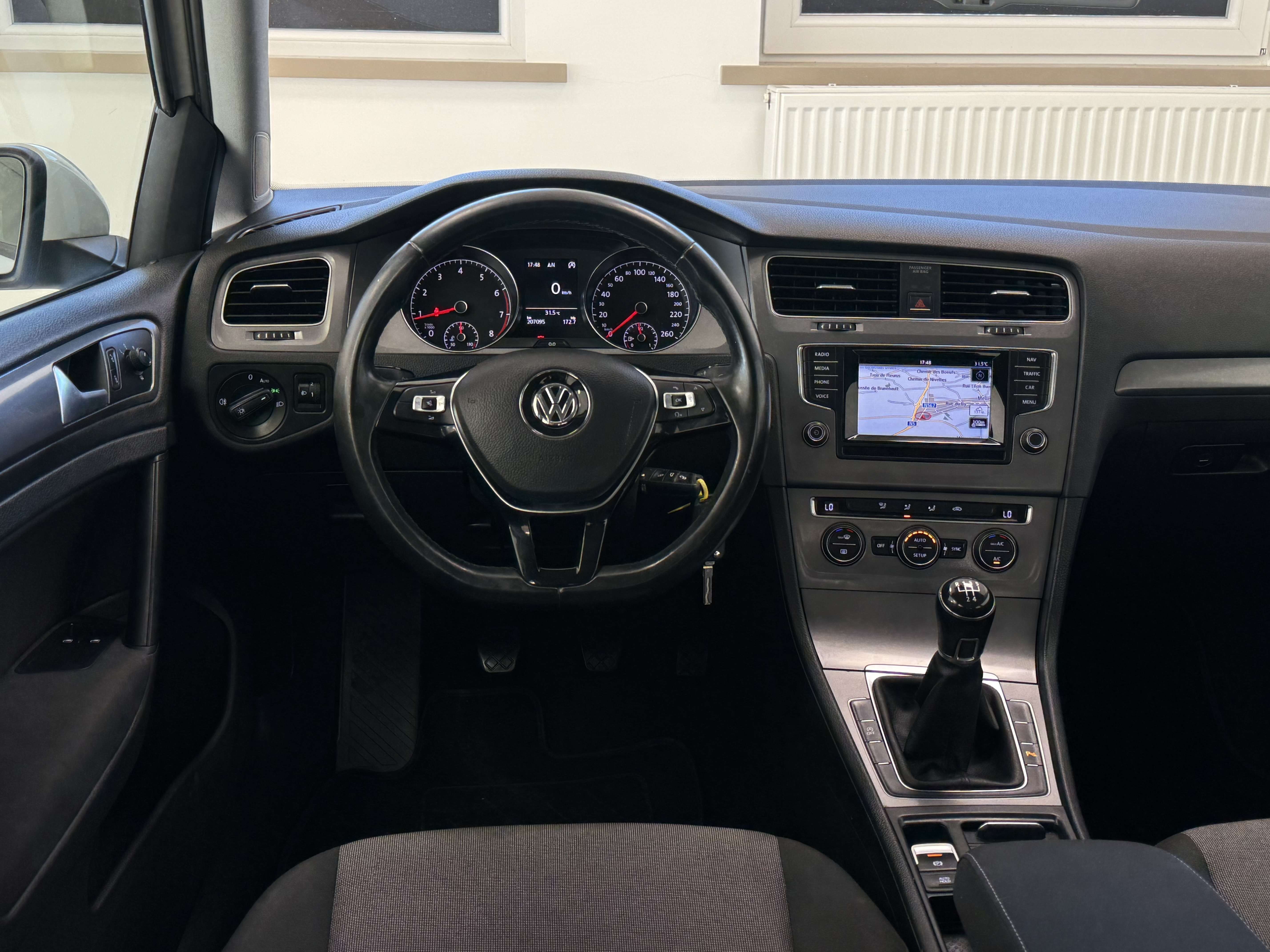 Volkswagen Golf 1.2 TSI BLUEMOTION CARNET D’ENTRETIEN 1ER PROPRIETAIRE