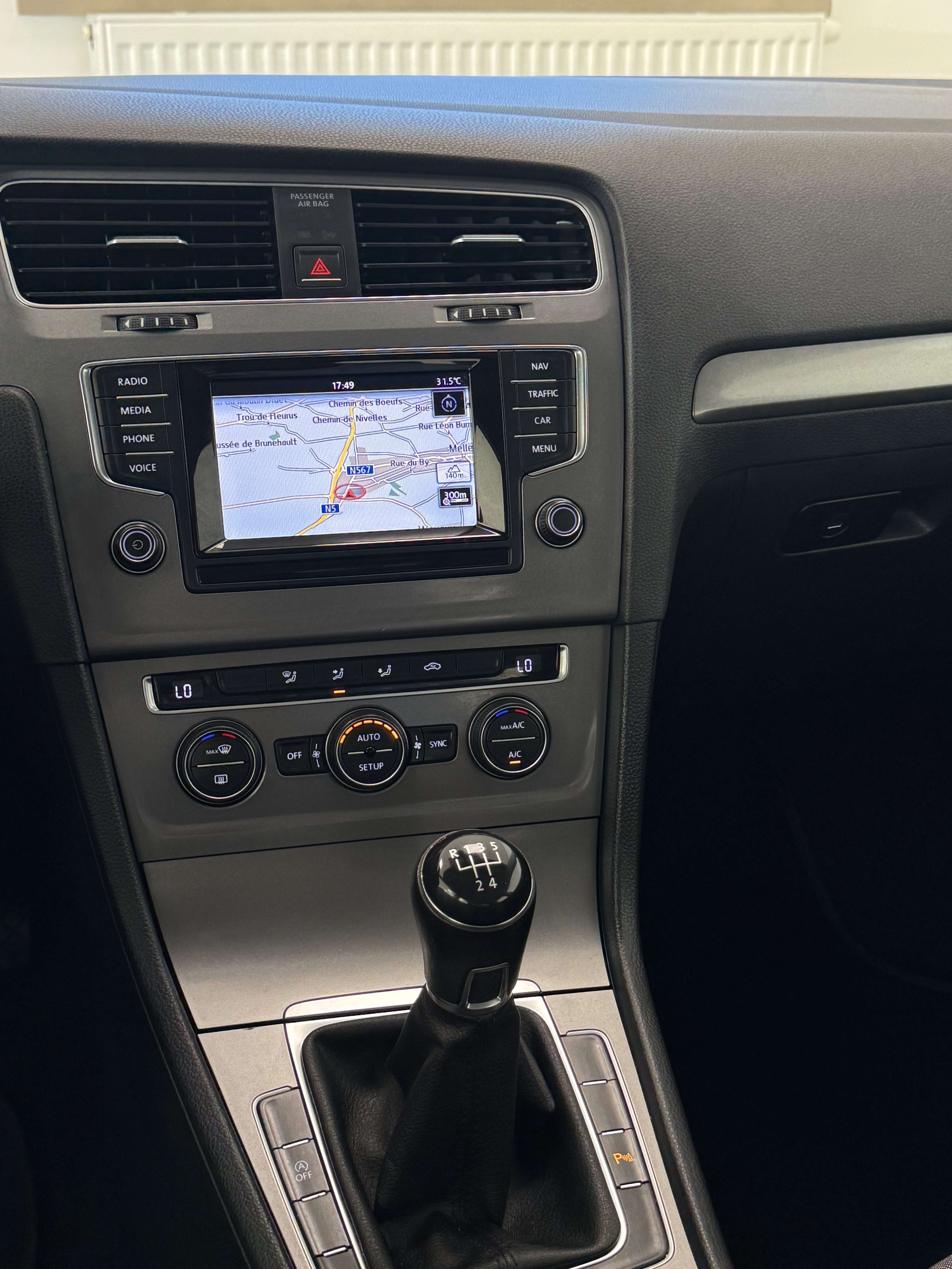 Volkswagen Golf 1.2 TSI BLUEMOTION CARNET D’ENTRETIEN 1ER PROPRIETAIRE