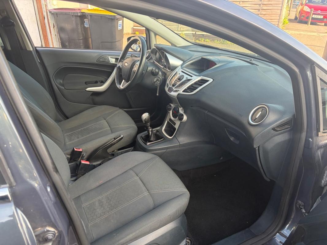 Ford Fiesta 1.4L TDCi 2012 Ambiante FACTURES D ENTRETIEN PAYEMENT EN 3 FOIS