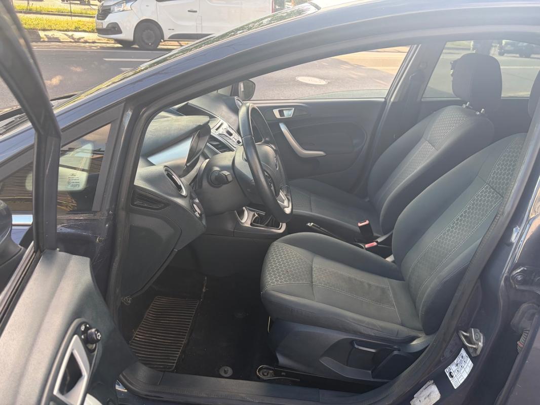 Ford Fiesta 1.4L TDCi 2012 Ambiante FACTURES D ENTRETIEN PAYEMENT EN 3 FOIS