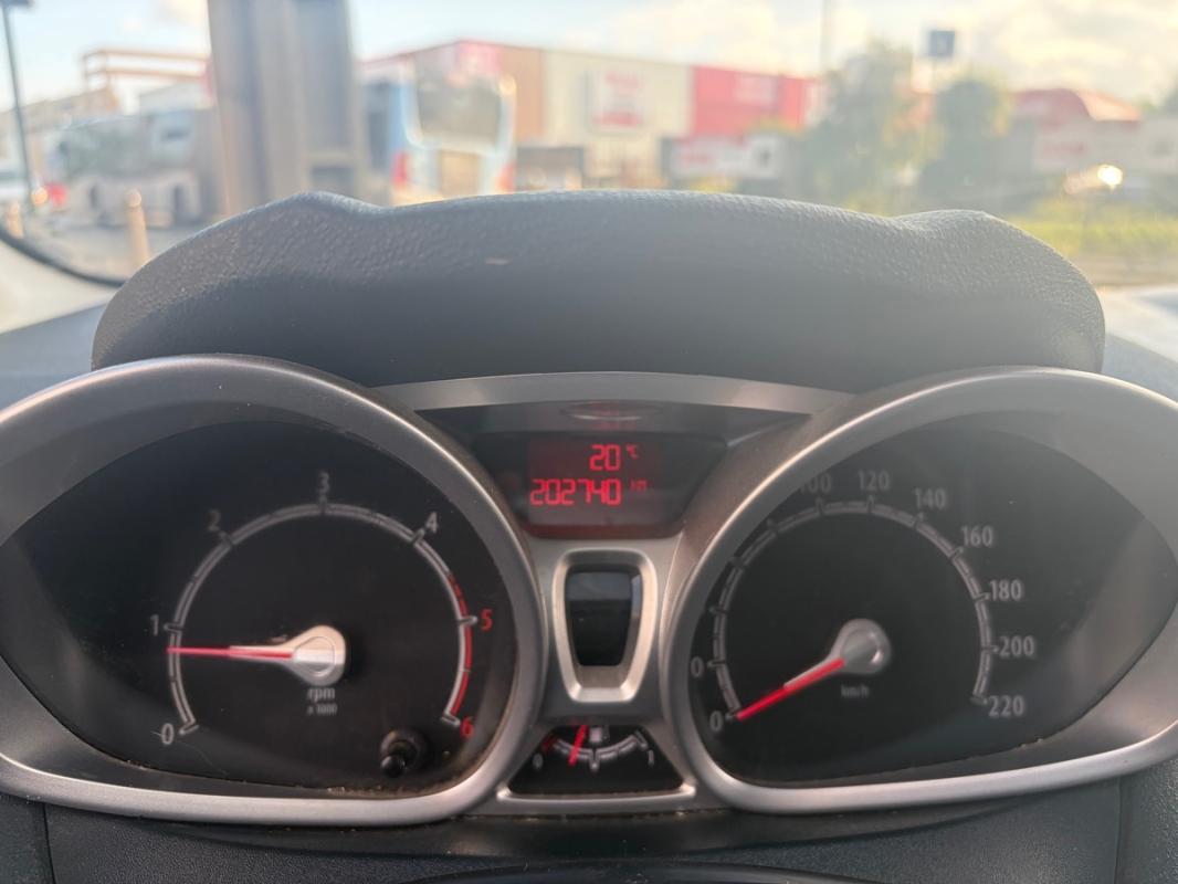 Ford Fiesta 1.4L TDCi 2012 Ambiante FACTURES D ENTRETIEN PAYEMENT EN 3 FOIS