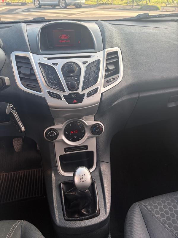 Ford Fiesta 1.4L TDCi 2012 Ambiante FACTURES D ENTRETIEN PAYEMENT EN 3 FOIS