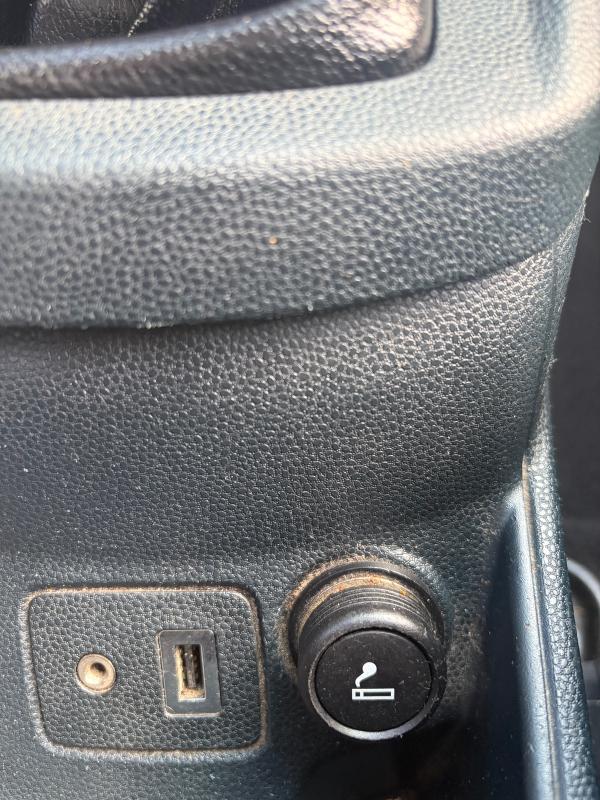 Ford Fiesta 1.4L TDCi 2012 Ambiante FACTURES D ENTRETIEN PAYEMENT EN 3 FOIS