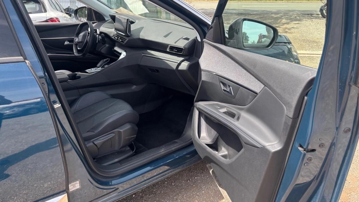 Peugeot 3008 GENERATION-II 1.6 180cv EAT8 HYBRID ALLURE PACK 13333 Hors Taxes