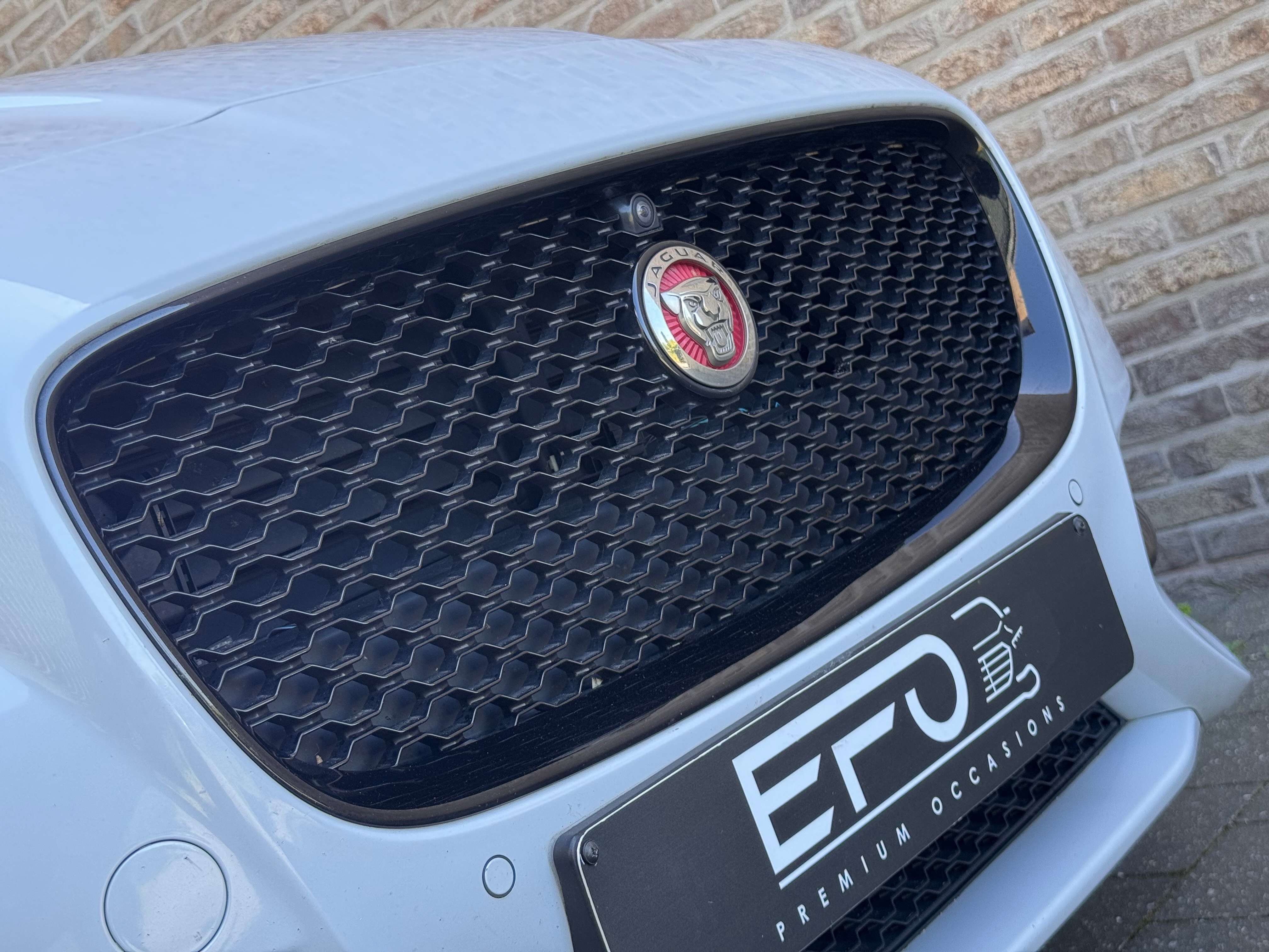 Jaguar XF XF 2.0 D R-Sport (EU6.2)
