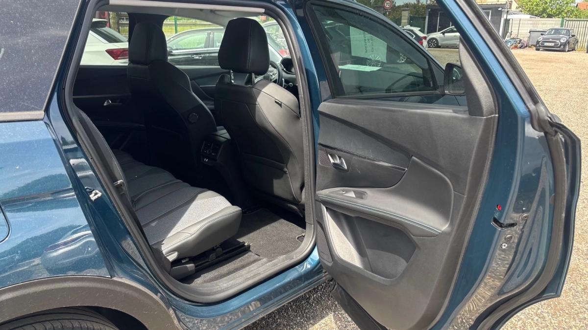 Peugeot 5008 GENERATION-II 1.5 BLUEHDI 130cv EAT ALLURE 14466 Hors Taxes 1ère main 7 PLACES