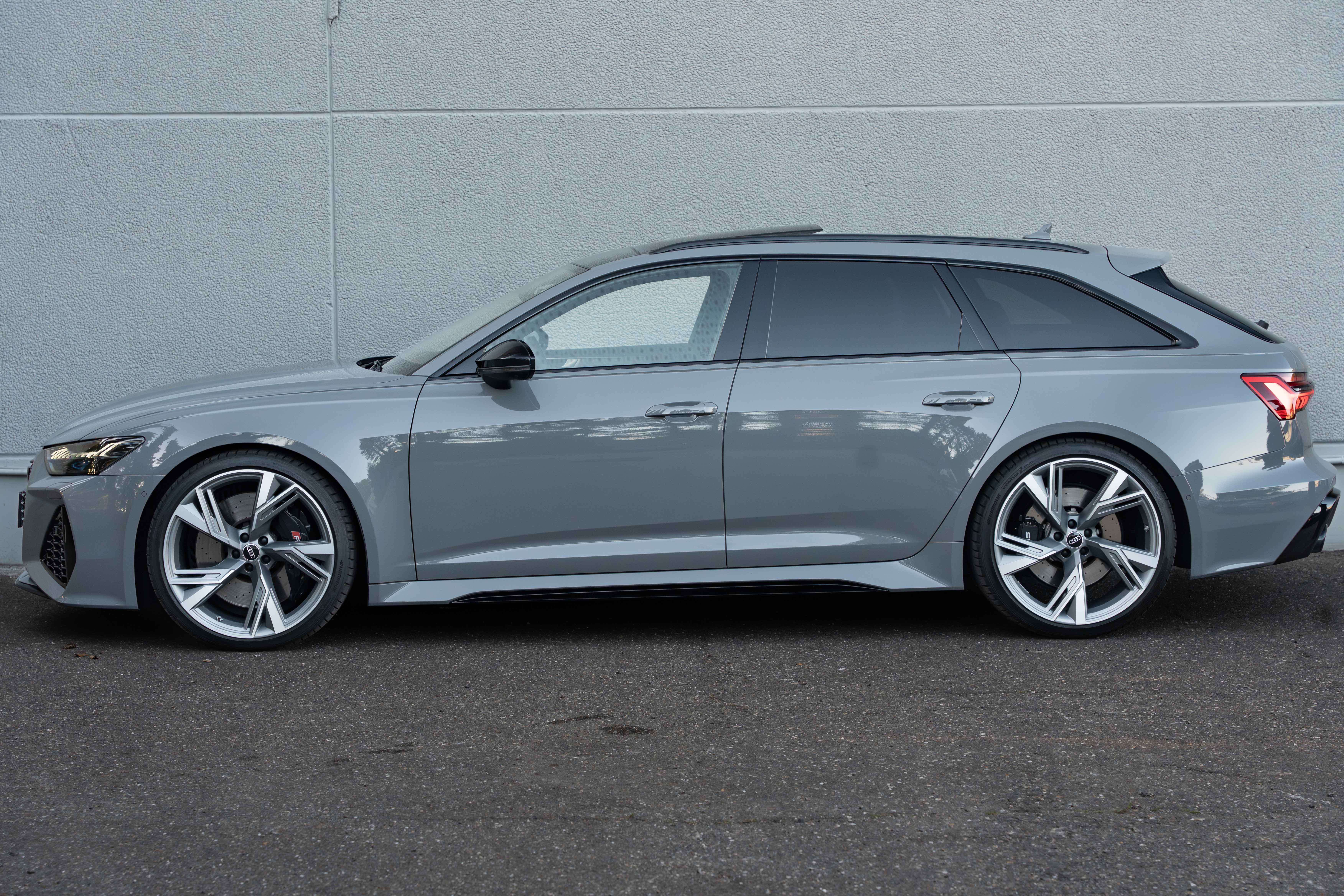 Audi RS6 Avant 4.0 TFSI DYNAMIC/NARDO/PANO/MATRIX/22"/HUD/ACC/B&O