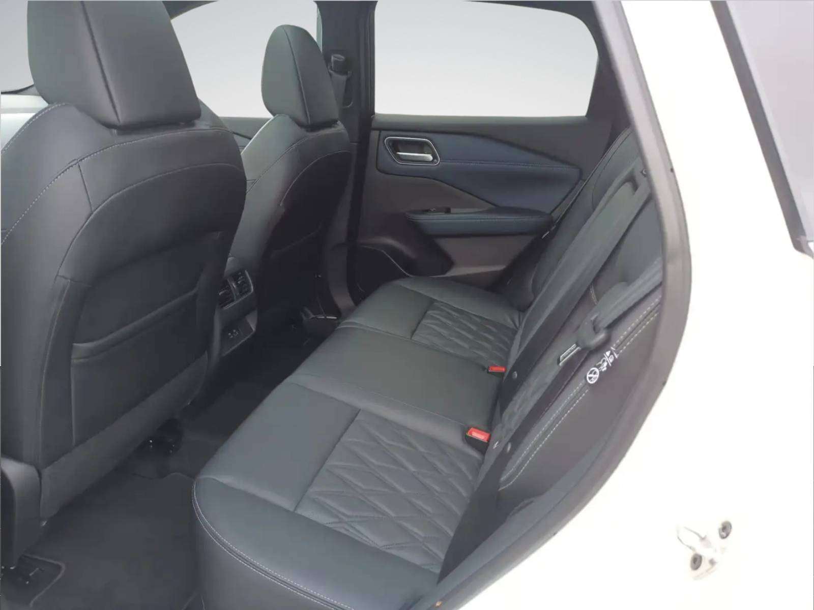 Nissan Qashqai 1.3 DIG-T AWD MHEV Business Premium /GPS/CAMERA//