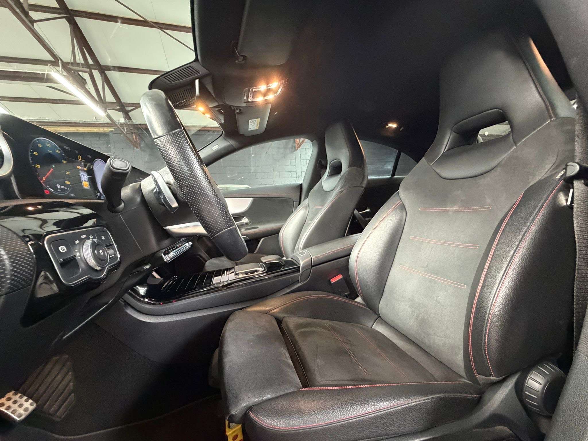Mercedes-Benz CLA 180 d * PACK AMG * GPS * CAMERA * CRUISE * CARPLAY