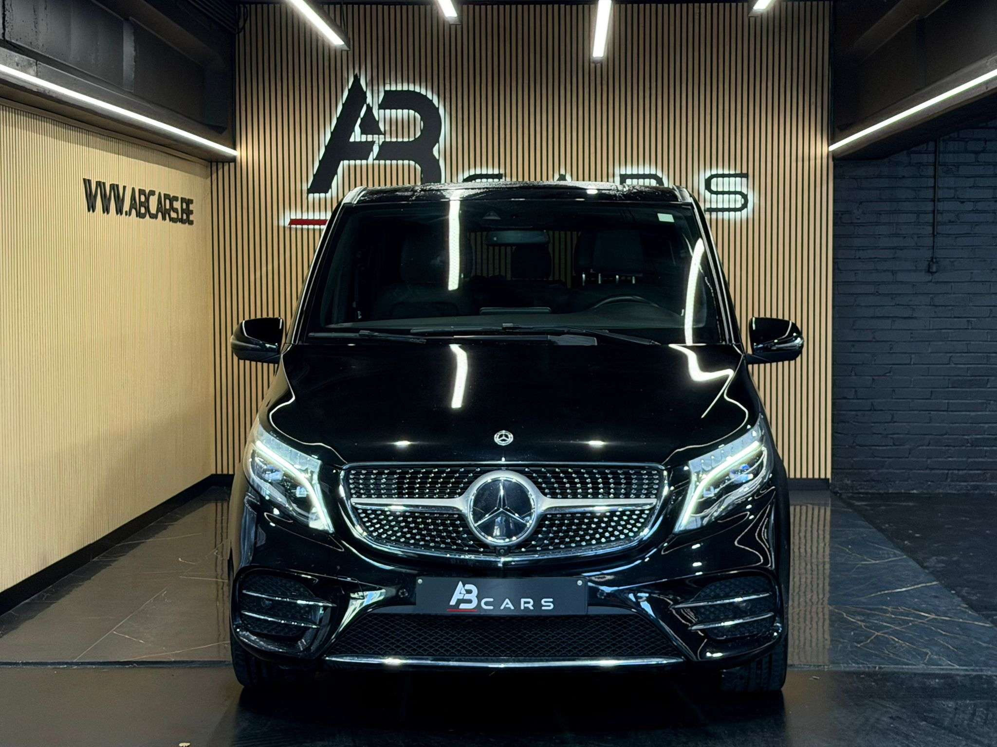 Mercedes-Benz V 300 d 4-Matic * VIP * PACK AMG - FULL OPTIONS *