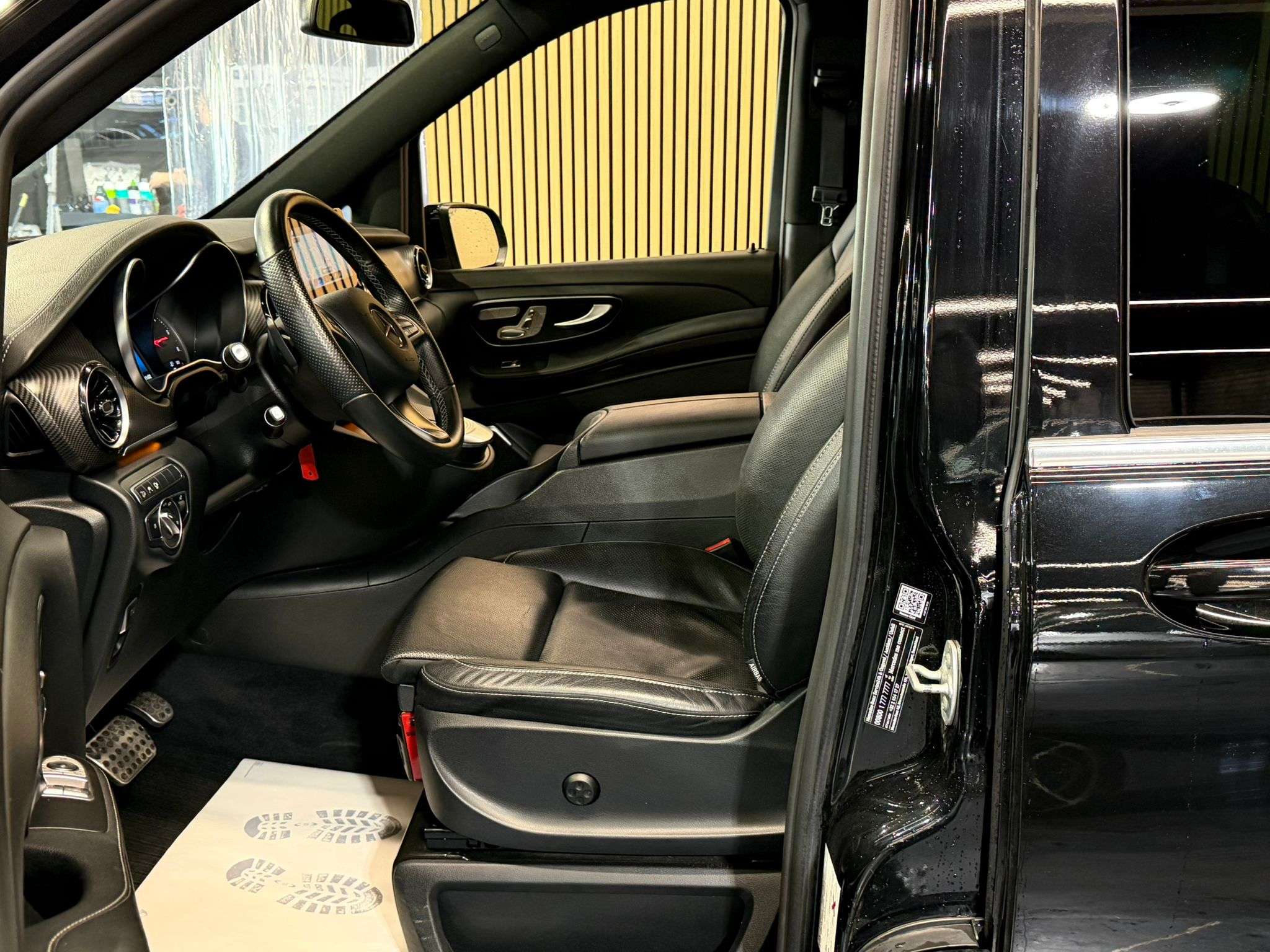 Mercedes-Benz V 300 d 4-Matic * VIP * PACK AMG - FULL OPTIONS *