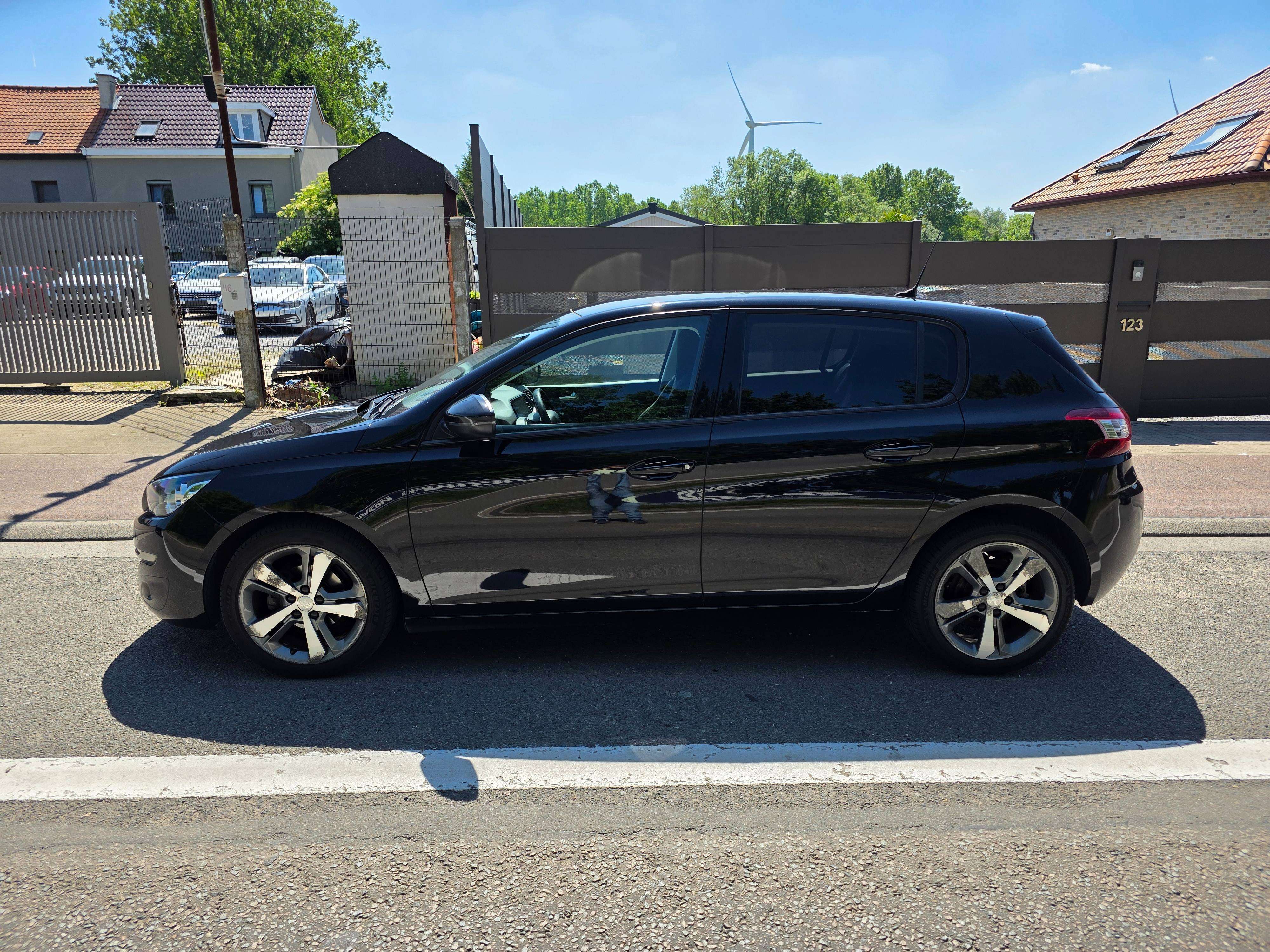 Peugeot 308 1.2 PureTech Style STT 1°EIG. IN ZEER GOEDE STAAT !!