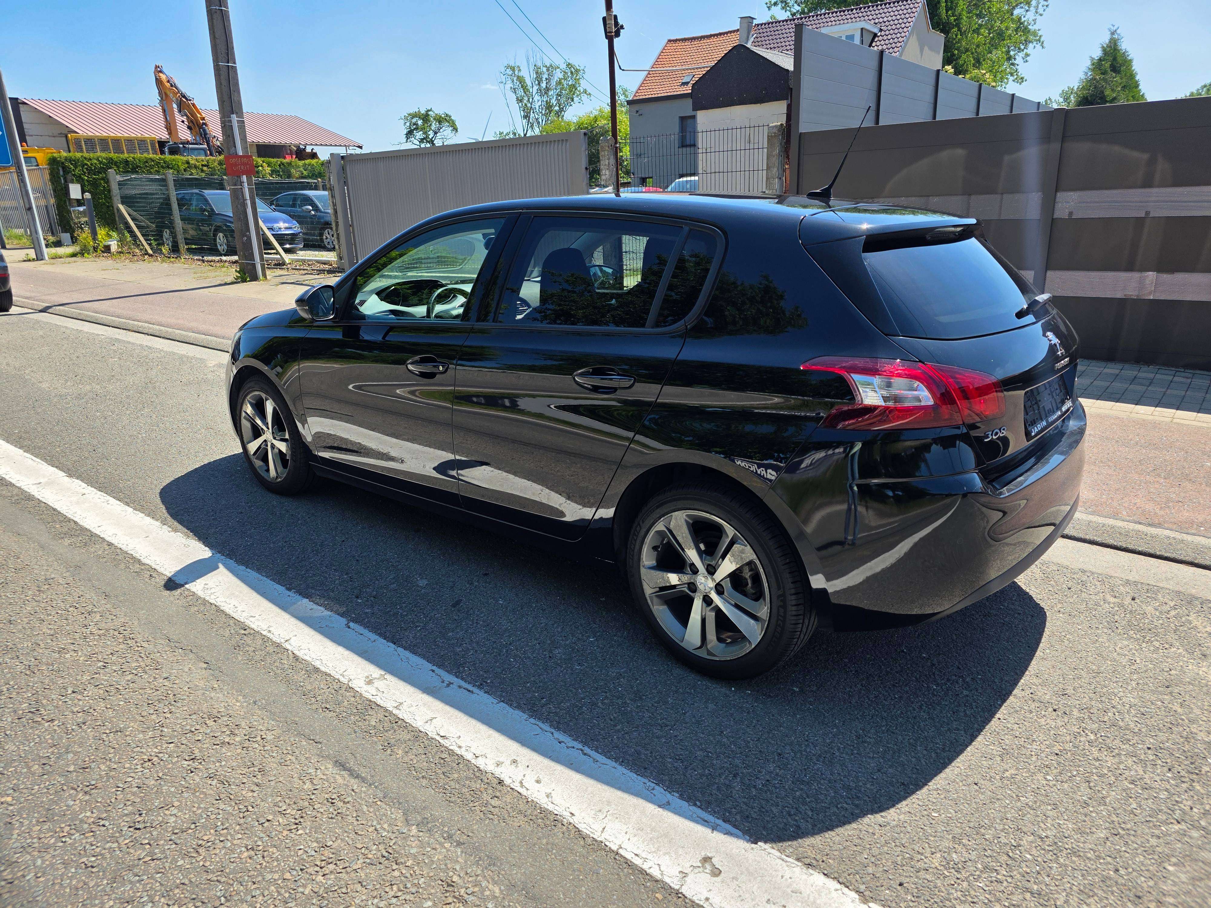 Peugeot 308 1.2 PureTech Style STT 1°EIG. IN ZEER GOEDE STAAT !!
