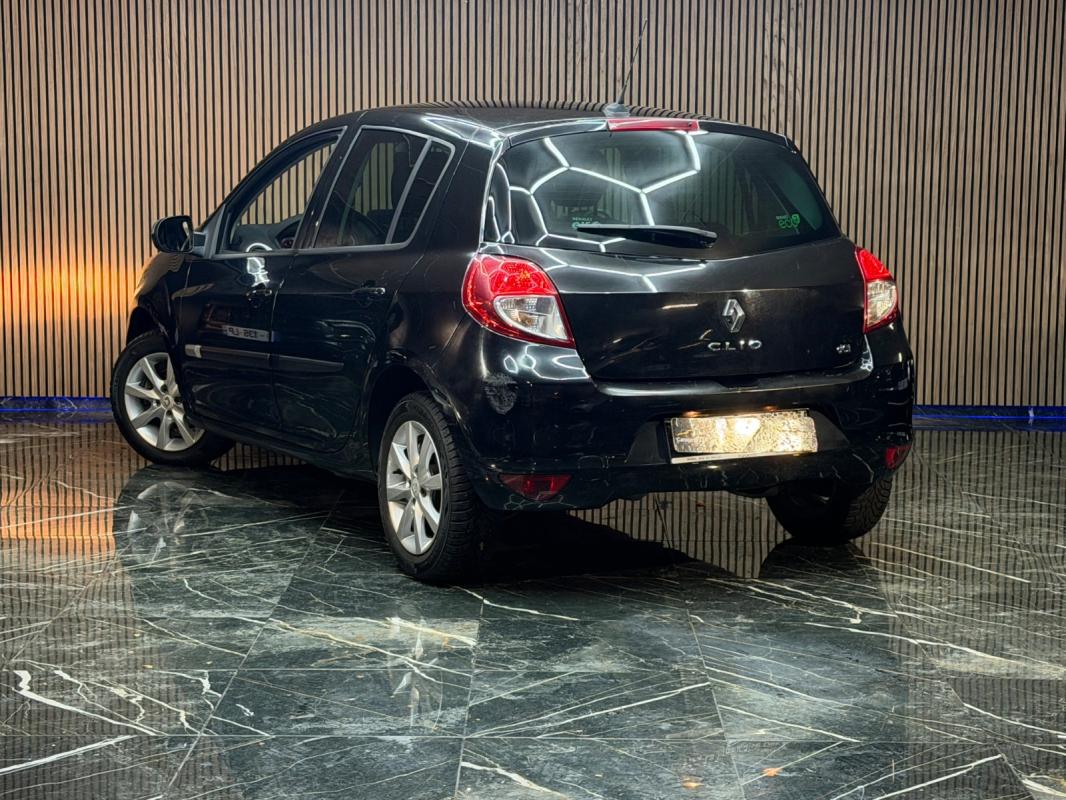 Renault Clio III dCi 75 eco2 TomTom Live